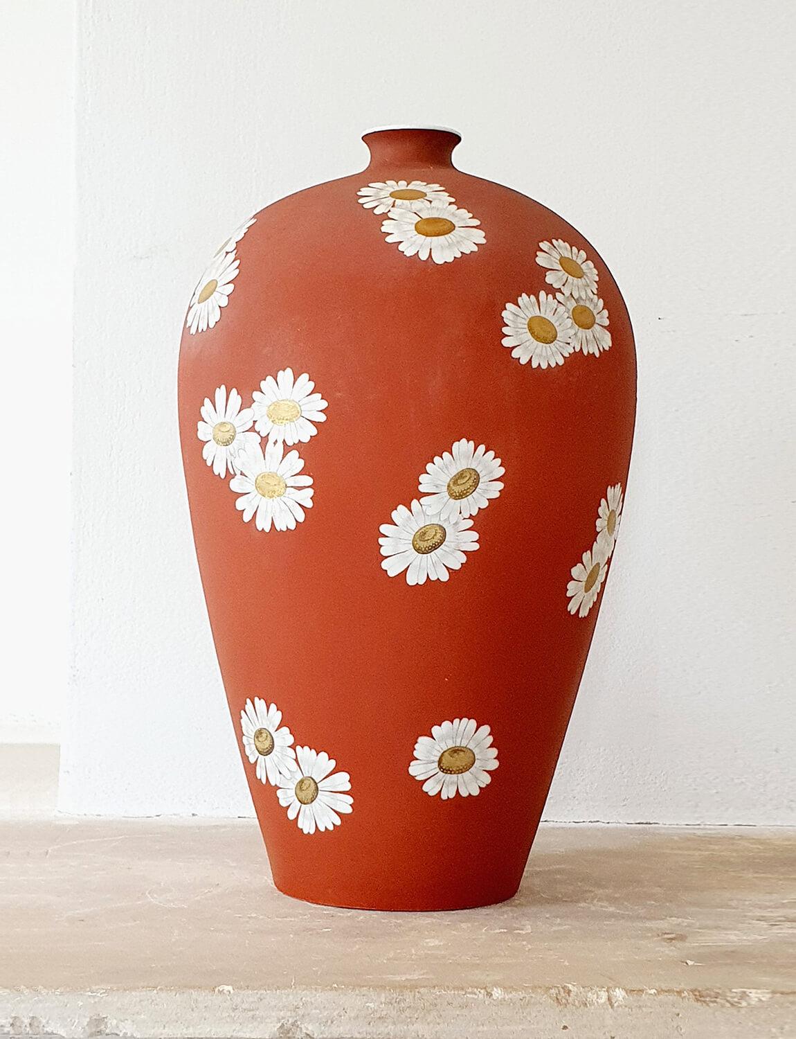 Italian Giovanni Gariboldi for Richard Ginori 1930s signed Red Vase with Daisies In Good Condition In Roma, IT