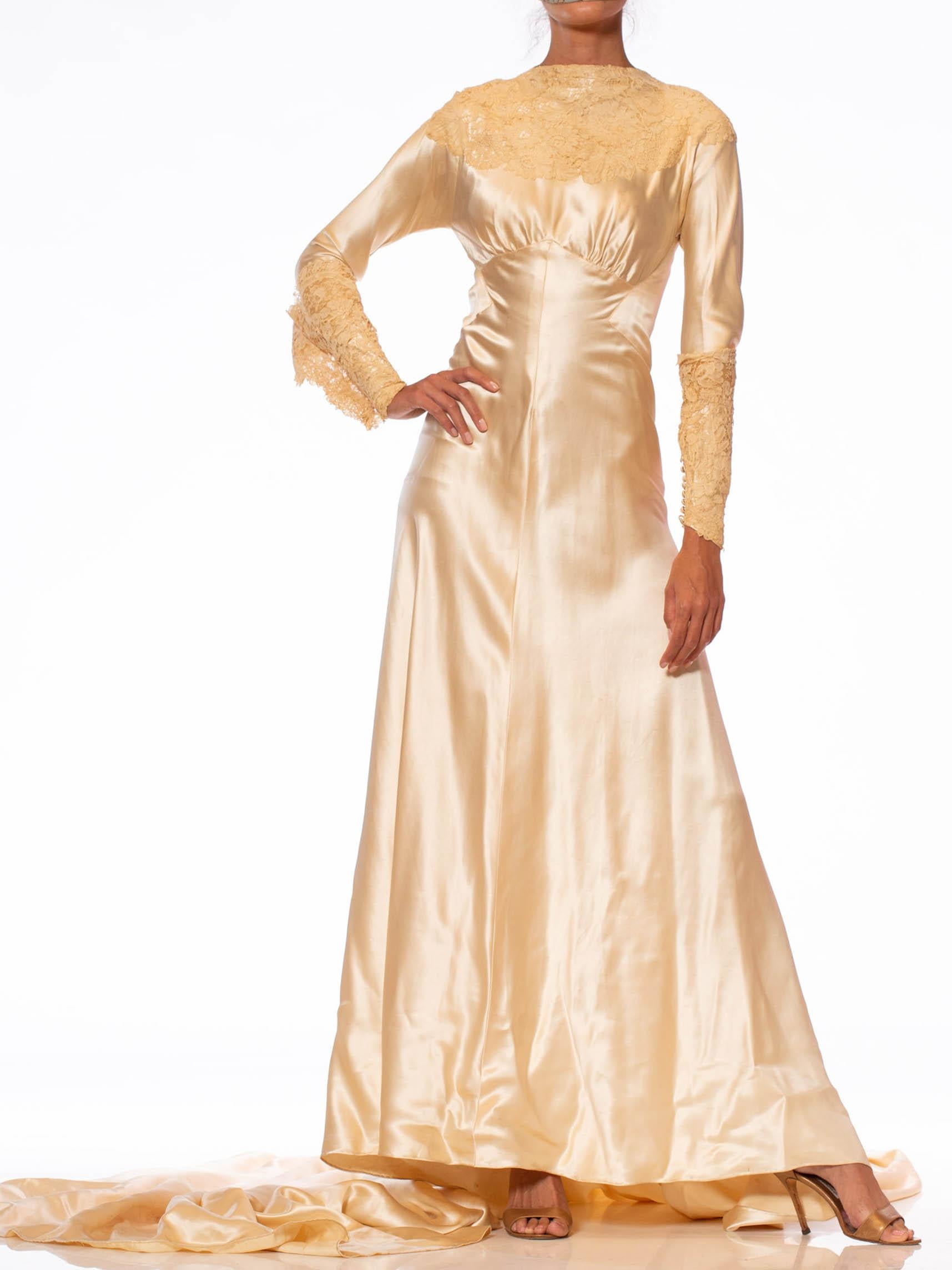 1930'S ROSE AMADO Champagne Bias Cut Silk Satin Wedding Gown With Victorian Han In Excellent Condition In New York, NY