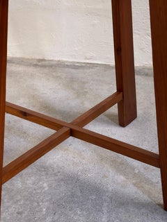 1930s Round Coffee Table in Deep Patinated Solid Pine from Danish Cabinet Maker