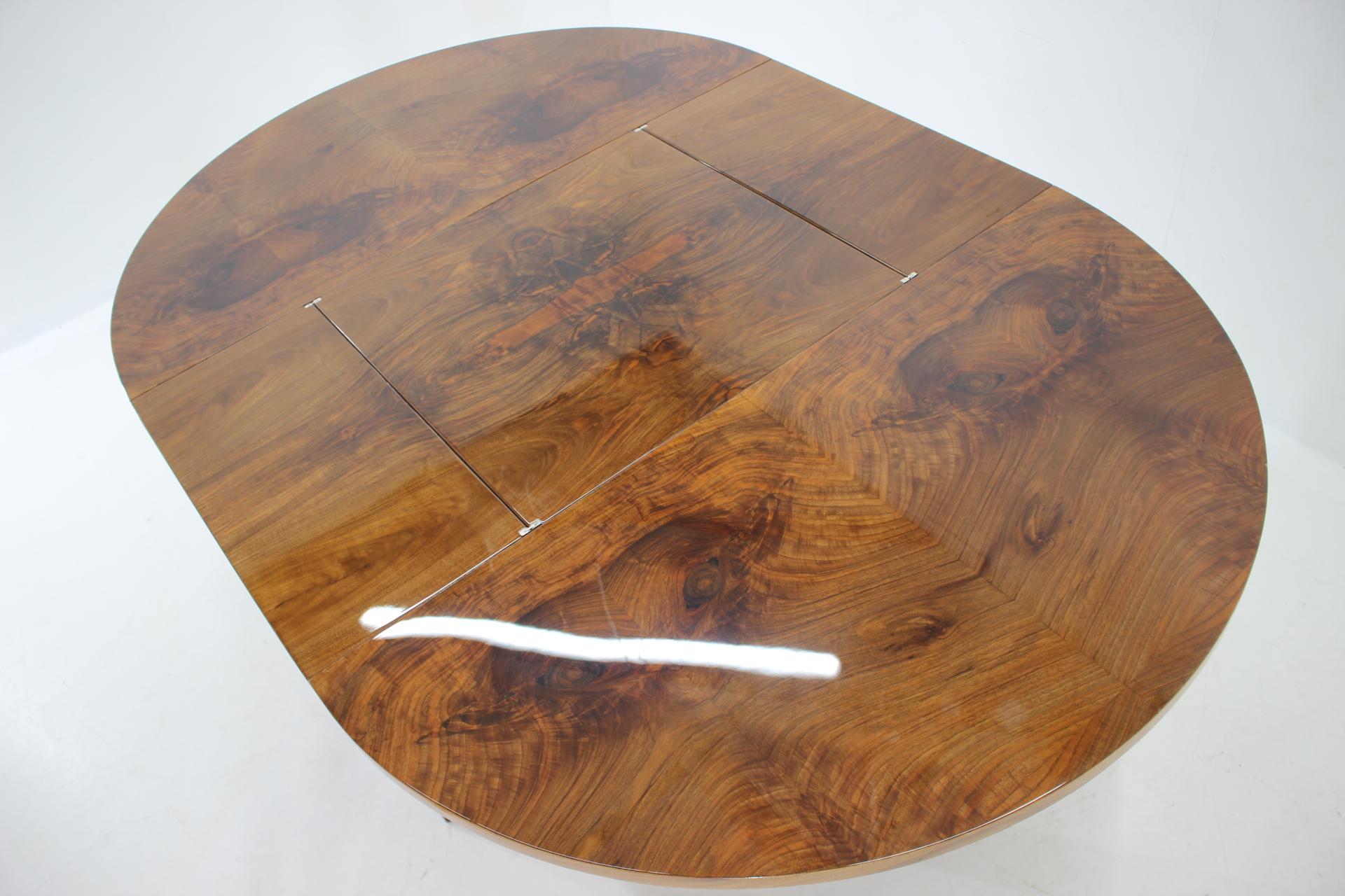 Czech 1930s Round /Oval Art Deco Extendable Dining Table in Walnut, Restored  For Sale