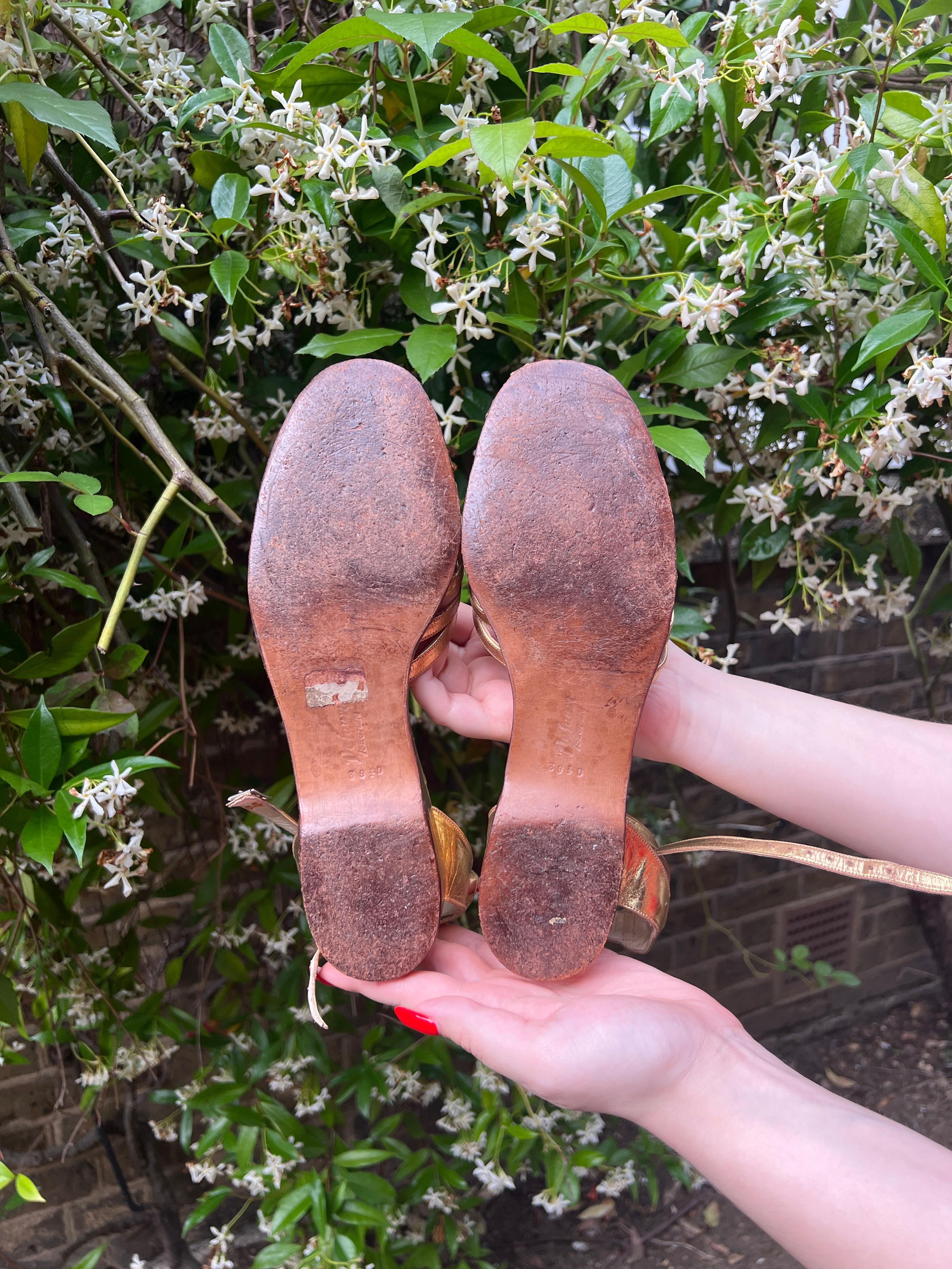 1930s Russell and Bromley Gold Low Wedge Sandal 39.5 For Sale 5