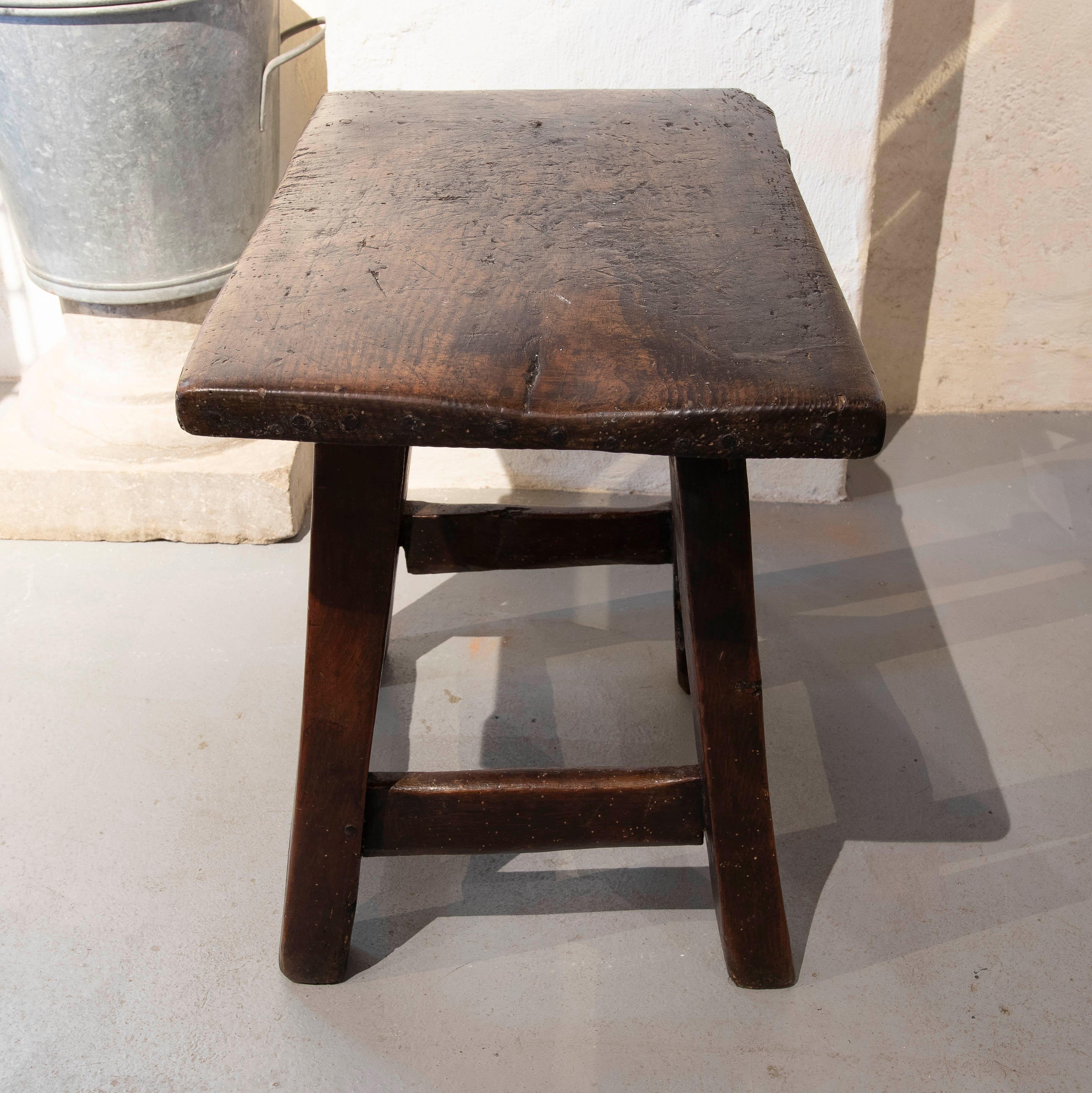 20th Century 1930s Rustic Wooden Stool Table For Sale