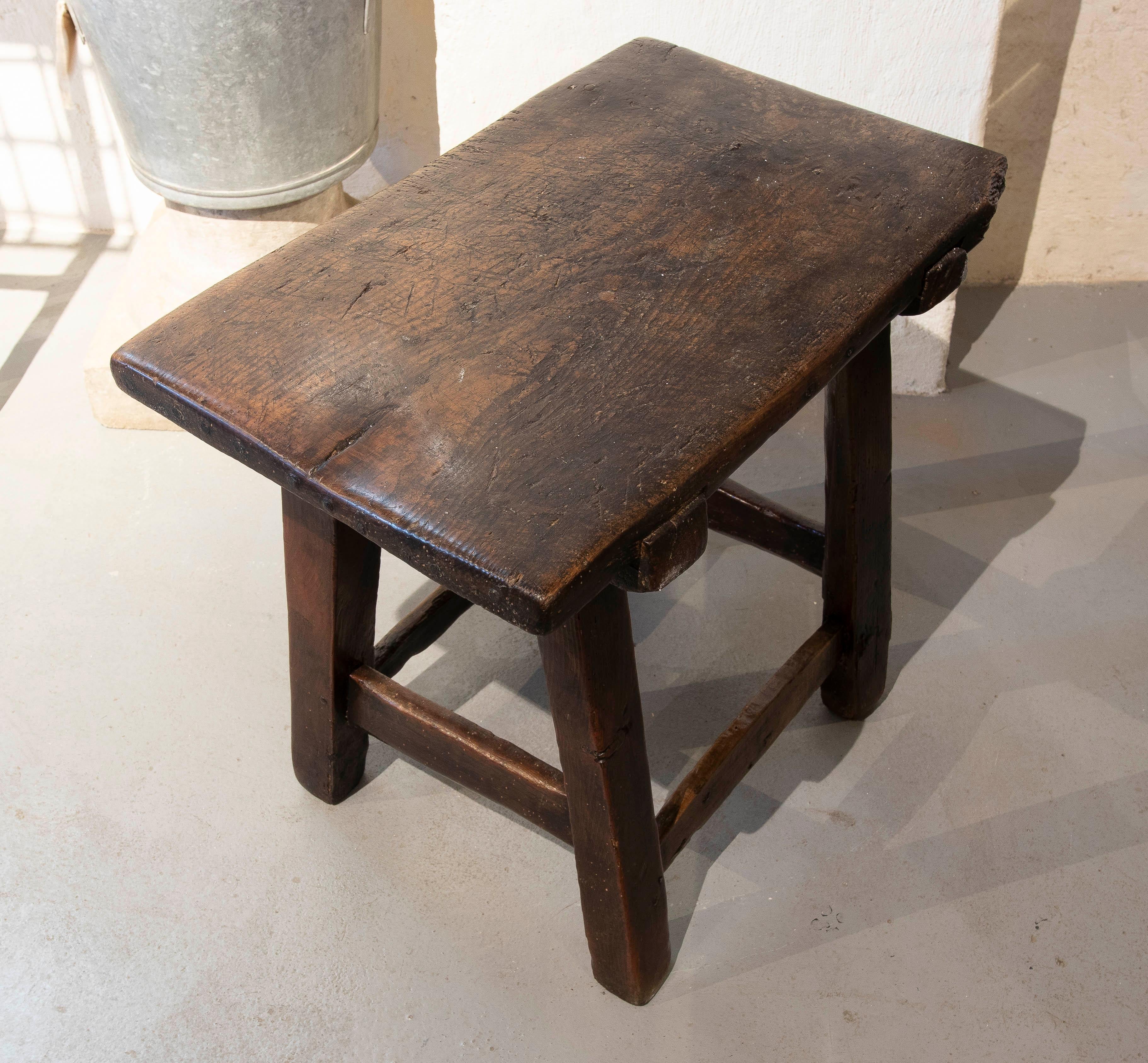 1930s Rustic Wooden Stool Table For Sale 2