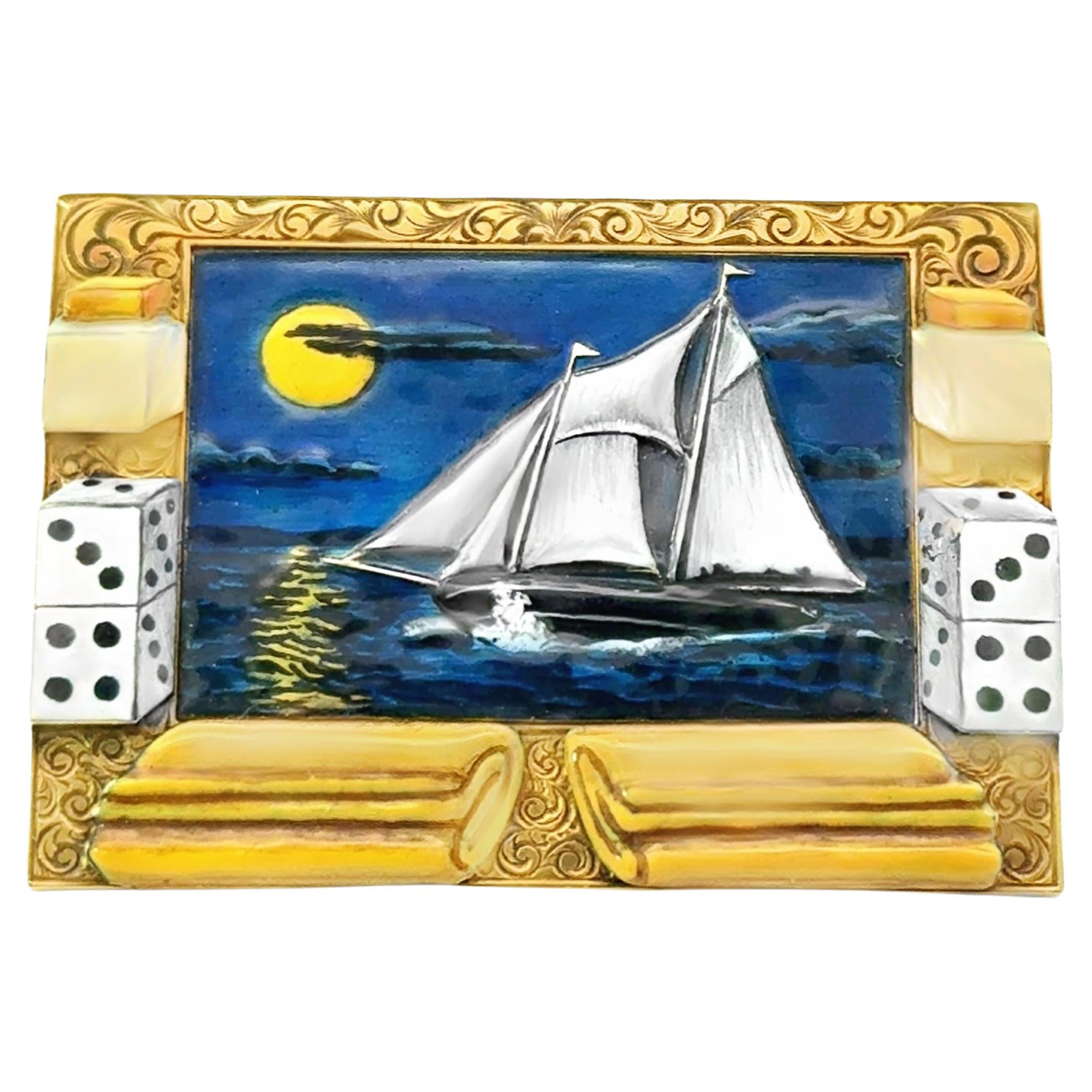 Broche de 1930 de velero esmaltado y dorado con motivo de dados en venta