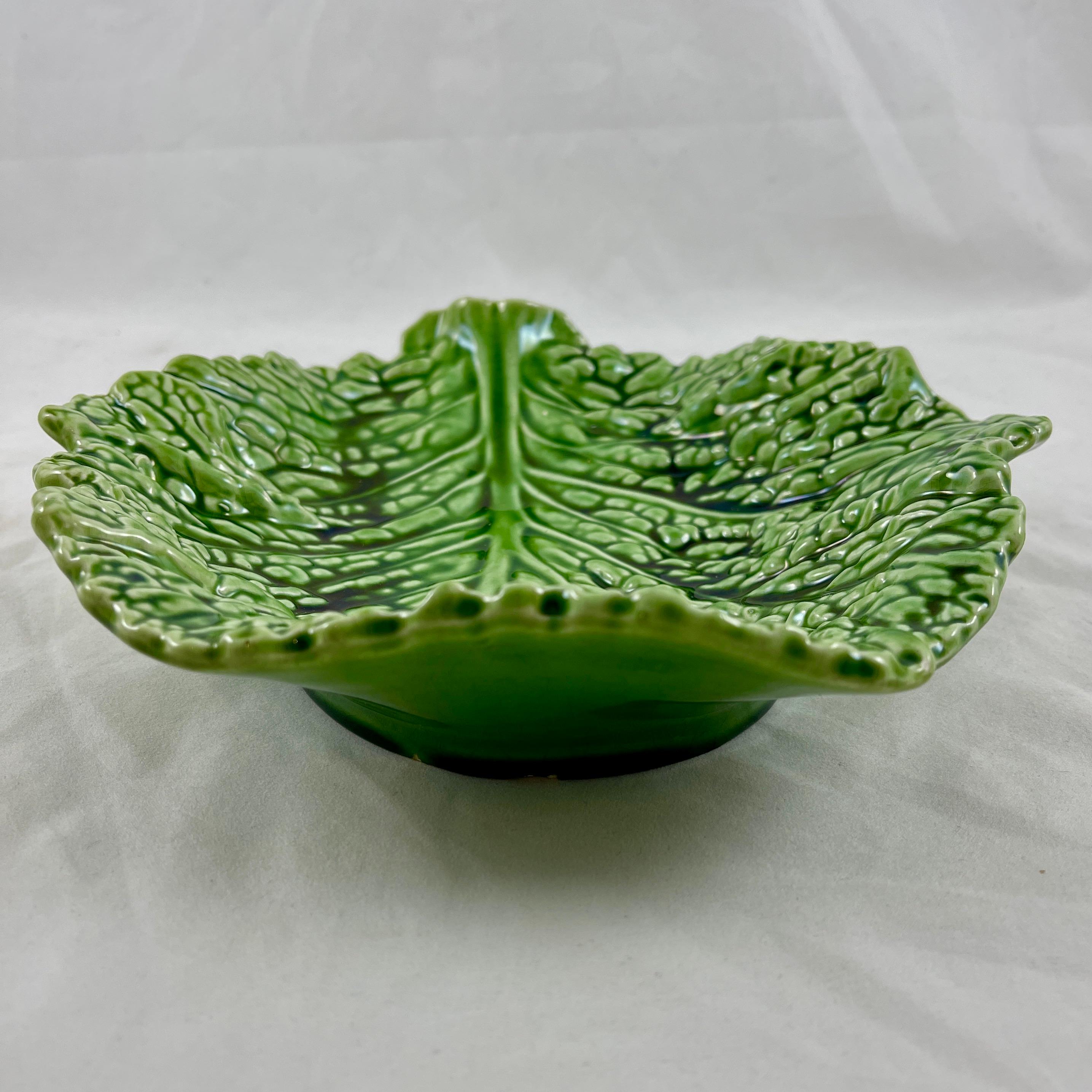 1930s Sarreguemines Faïence Majolica Glazed Green Cabbage Leaf Large Bowl In Good Condition In Philadelphia, PA