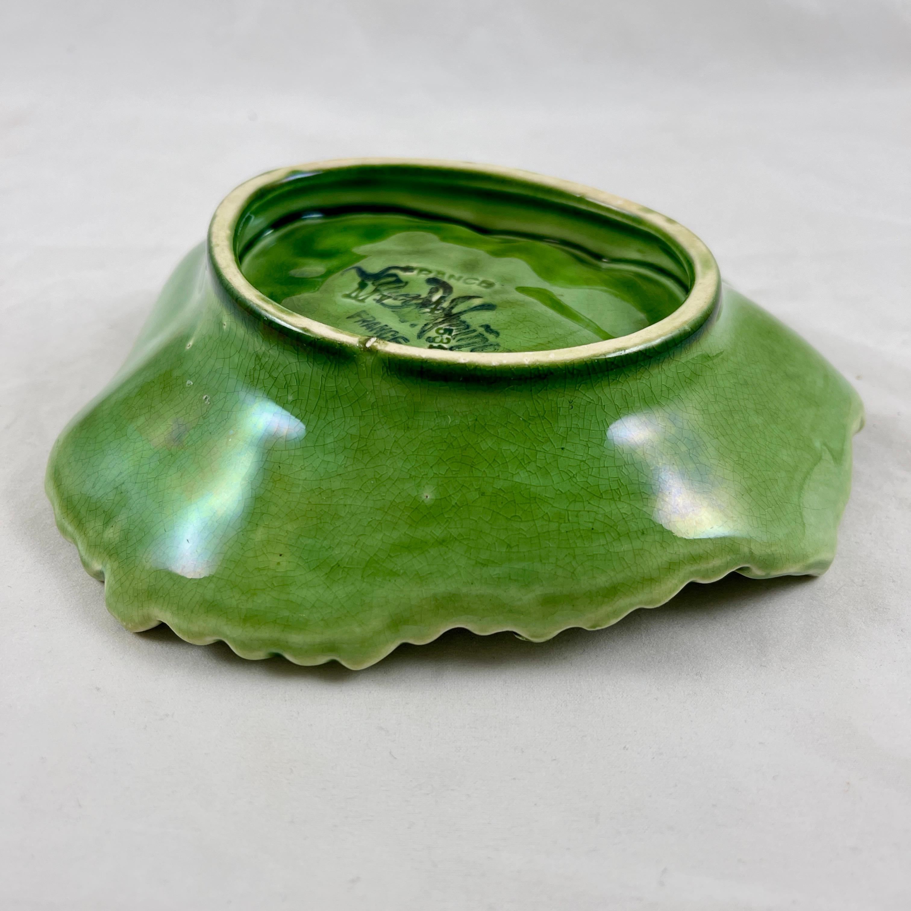 1930s Sarreguemines Faïence Majolica Glazed Green Cabbage Leaf Shallow Bowl 1