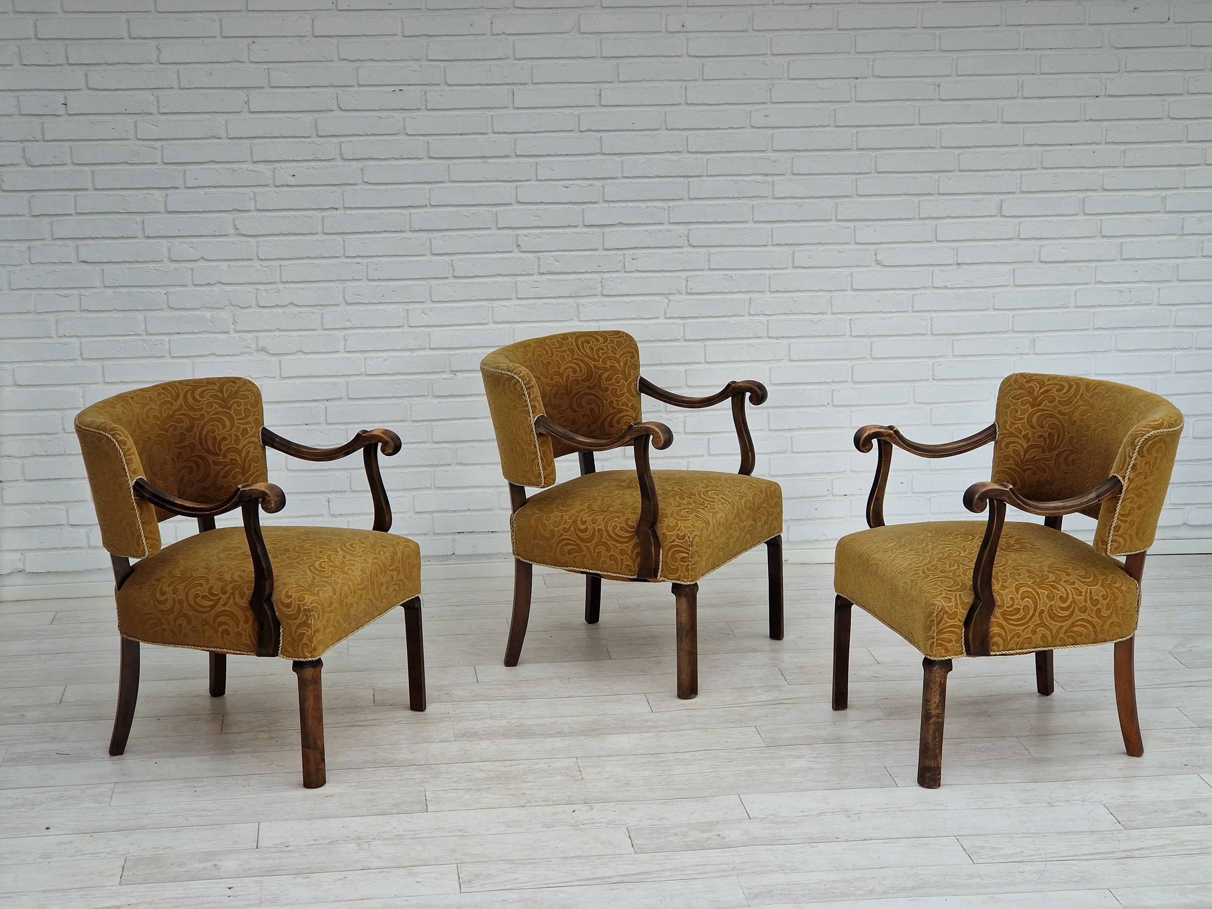 1930s, Scandinavian design, armchair in green furniture fabric, ash wood. For Sale 6