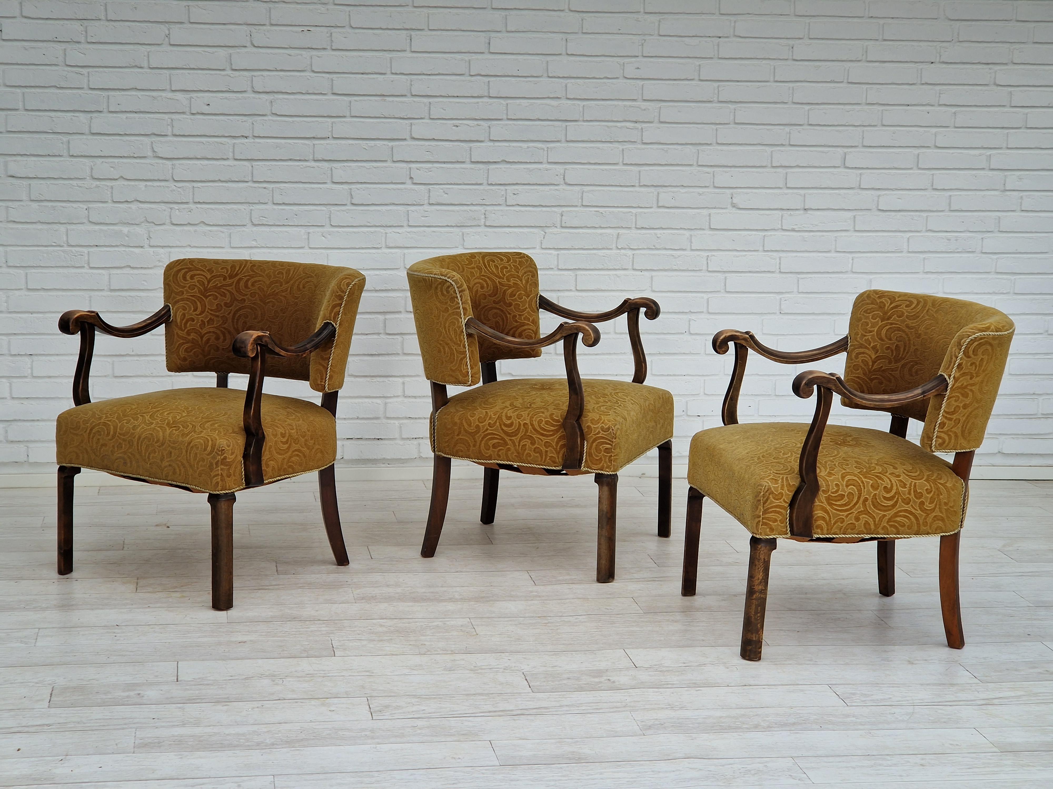 1930s, Scandinavian design, armchair in green furniture fabric, ash wood. For Sale 7
