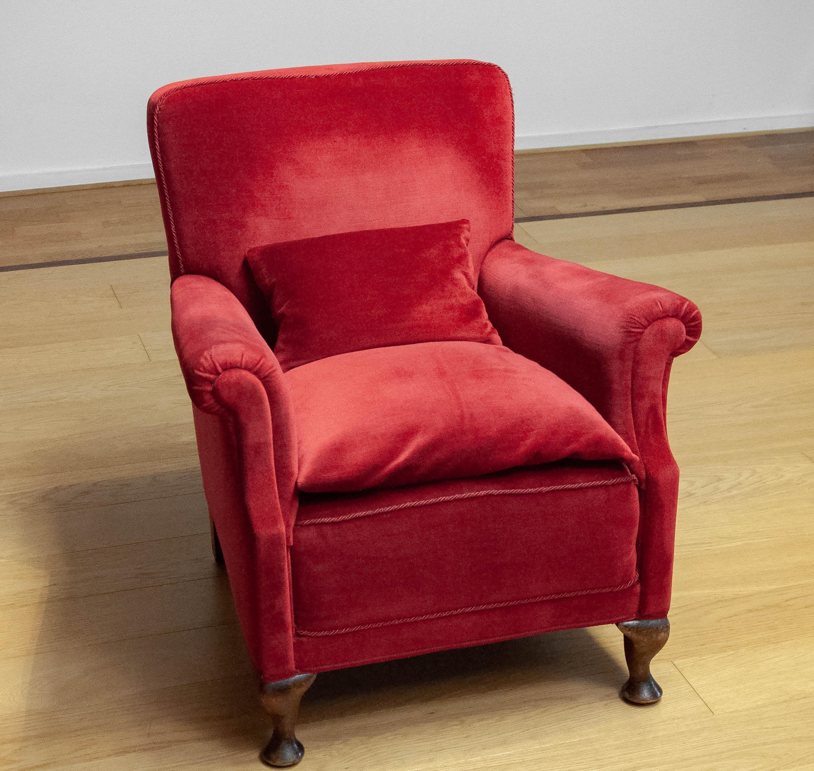 1930s Scandinavian Wine Red Velvet / Velours Lounge Chair Made In Denmark For Sale 5