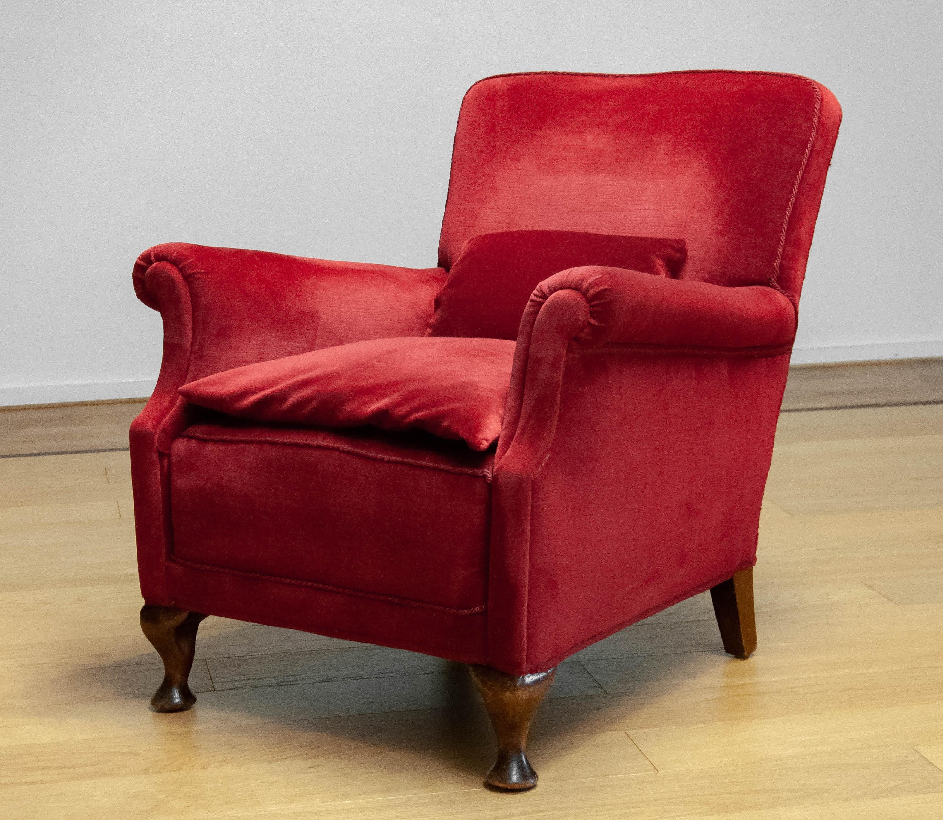 1930s Scandinavian Wine Red Velvet / Velours Lounge Chair Made In Denmark For Sale 6