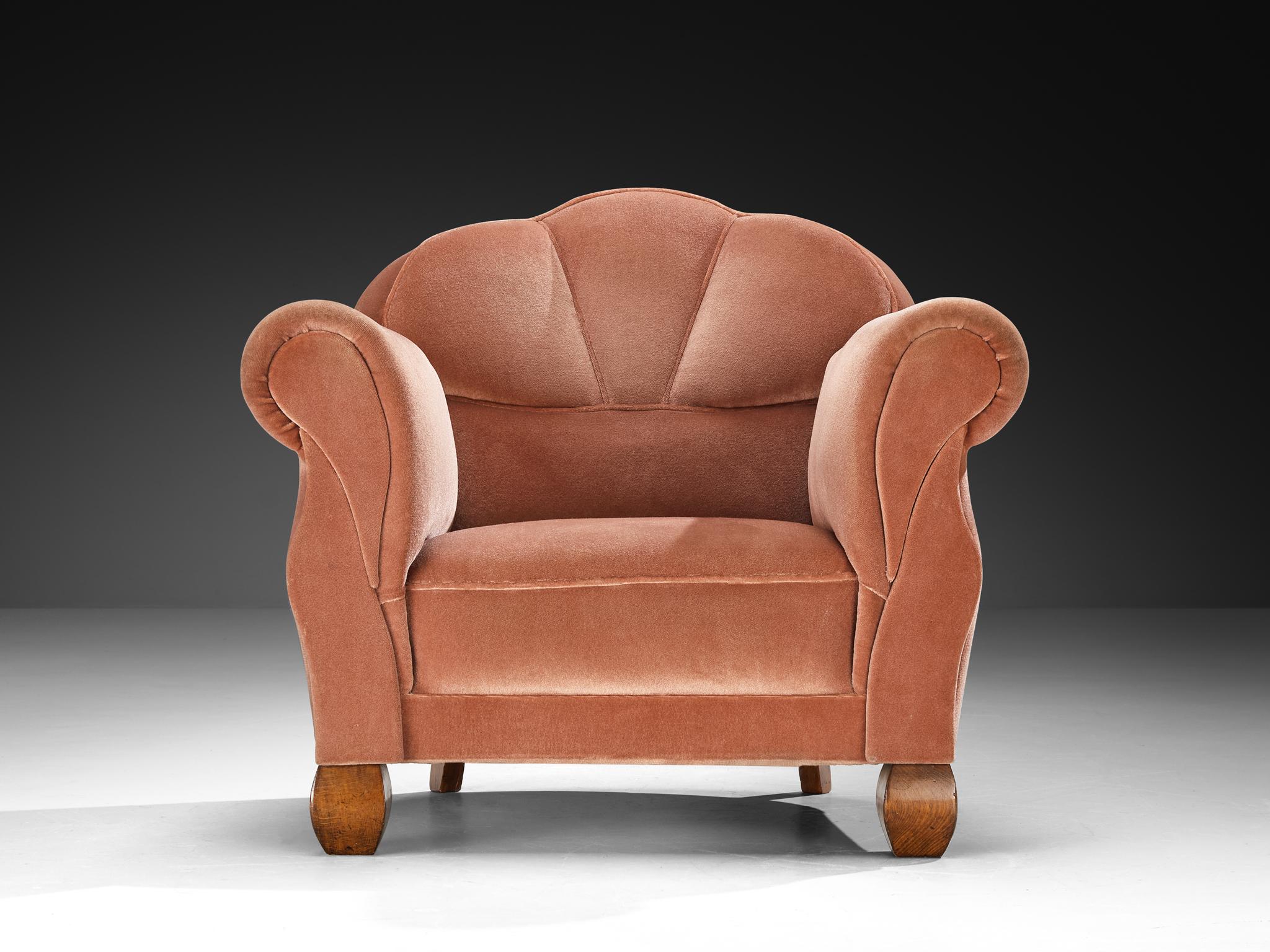 1930s Sculptural Art Deco Lounge Chair in Dusty Pink Velvet and Oak In Good Condition For Sale In Waalwijk, NL