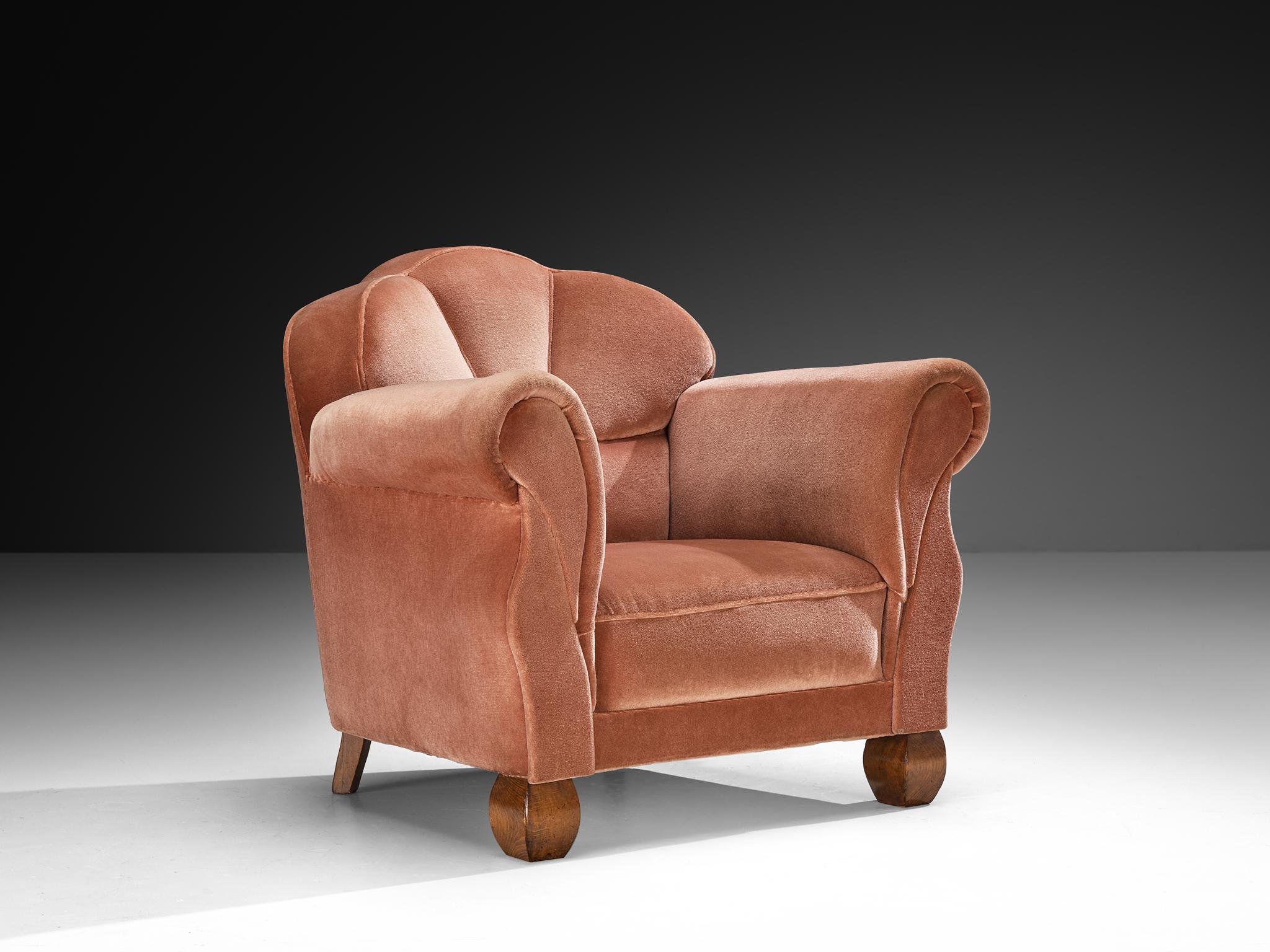 Mid-20th Century 1930s Sculptural Art Deco Lounge Chair in Dusty Pink Velvet and Oak For Sale
