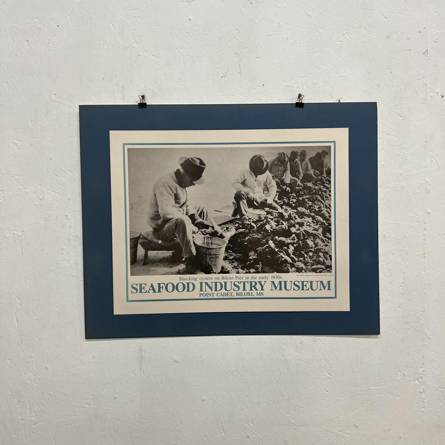 1930s Seafood Industry Museum Poster Art Biloxi Pier, MS
Shucking oysters
28 x 22 poster 22.5 x 17.25.
Preowned unrestored vintage condition.
See images provided please.