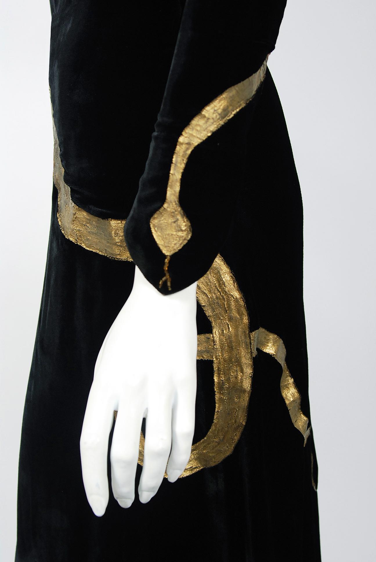 1930's Sears Autographed Fashions Hand-Painted Gold Snake Black Velvet Gown    In Good Condition In Beverly Hills, CA