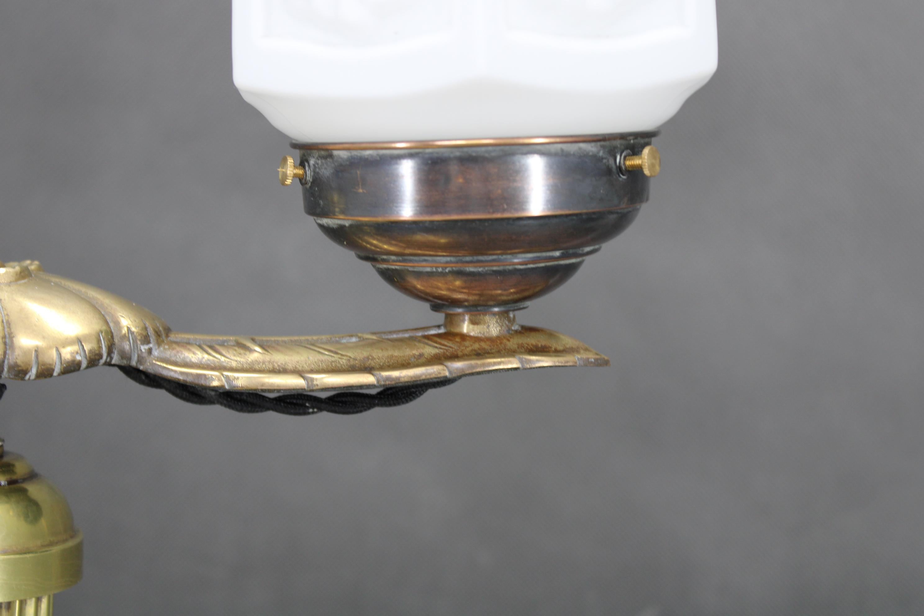 Lámpara de escritorio doble de latón y cristal de la Secesión de los años 30, Checoslovaquia en venta 3