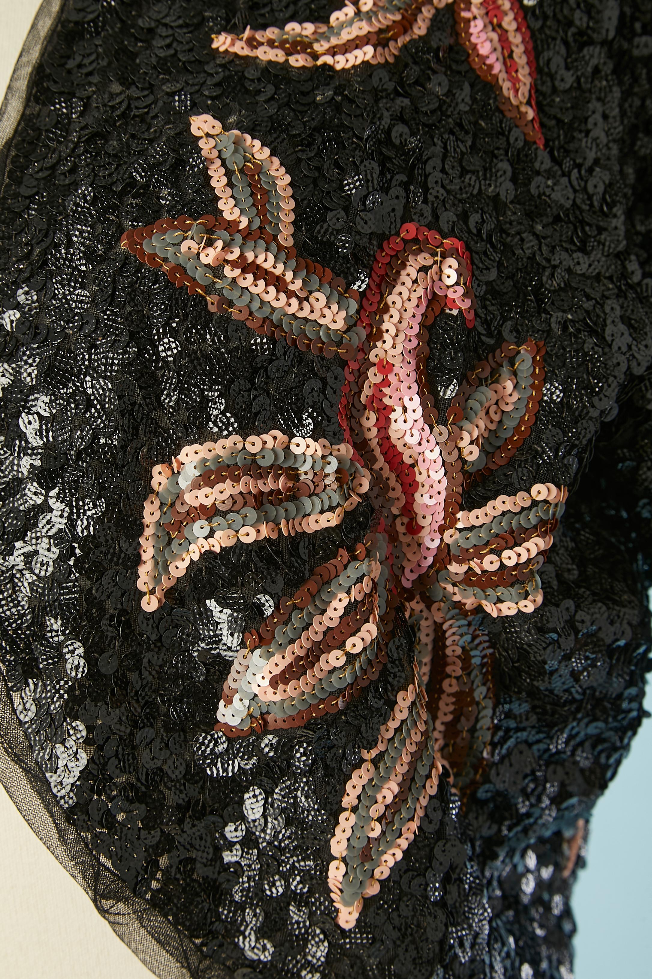 1930's sequin boléro with flower pattern on a black thin and a bit stiff veil base. 
Size M 