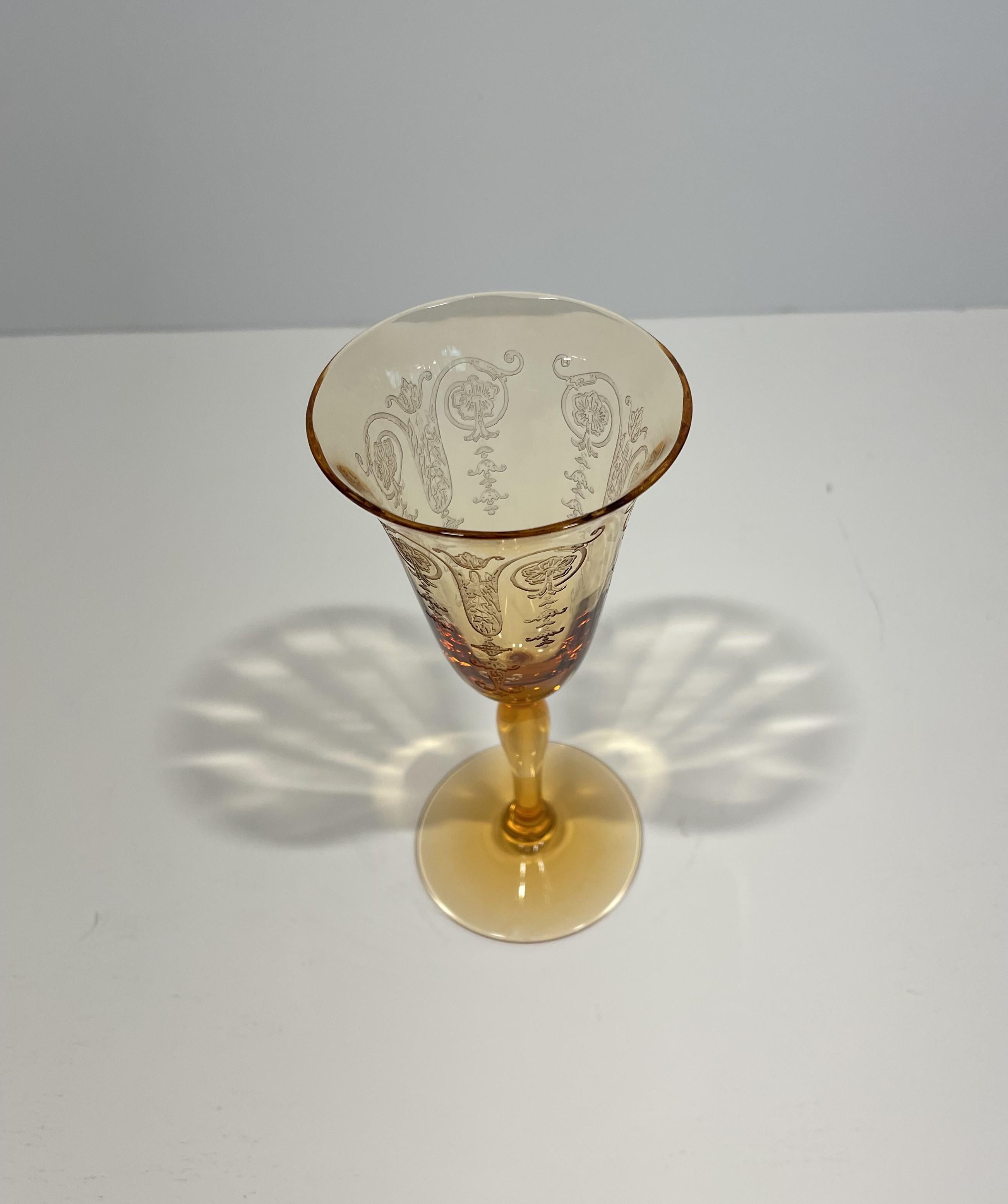 1930s Set of 6 Amber Crystal Aperitif Glasses with Silver-Plate Drinks Tray For Sale 2