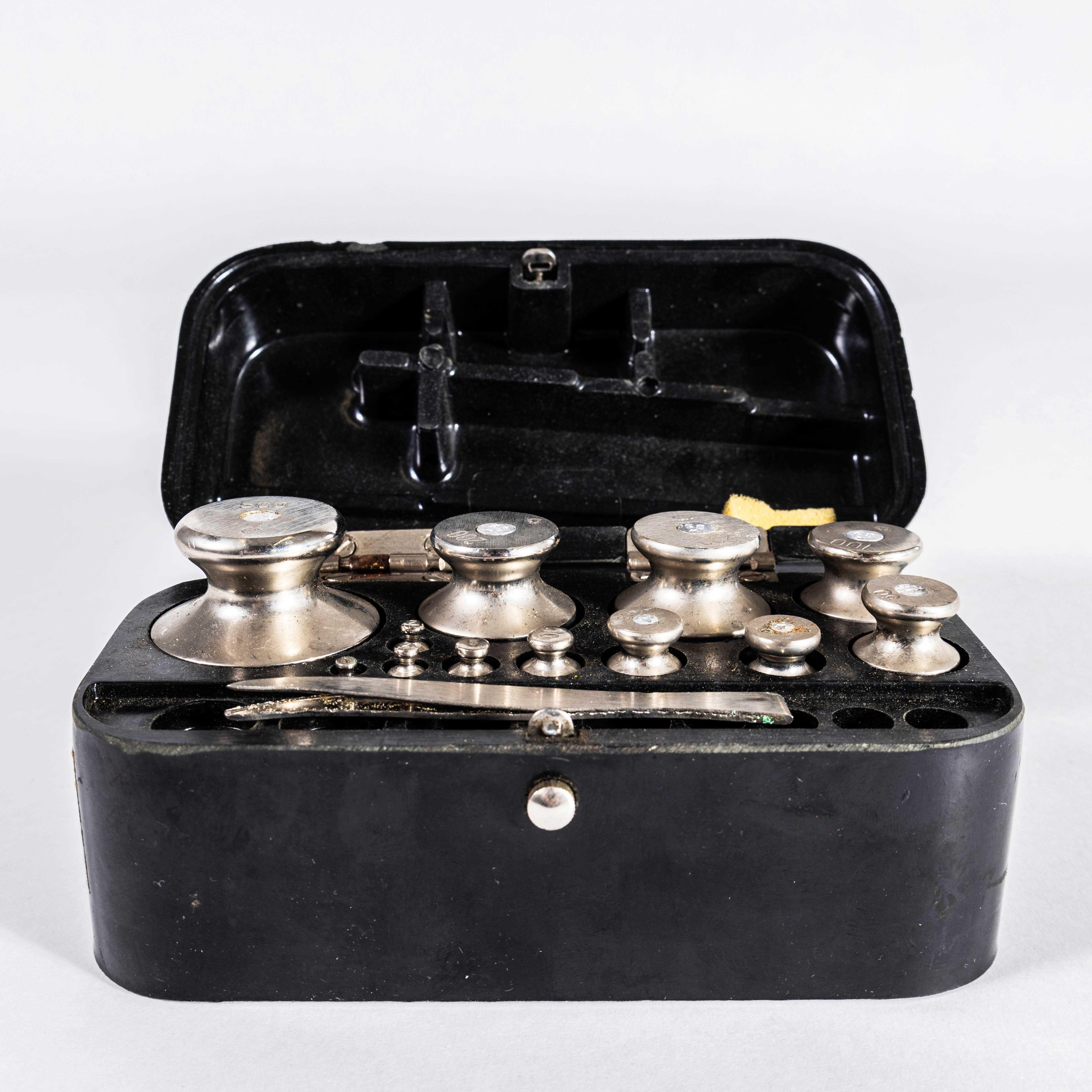 1930's Set Of Balance Scale Validation Weights - Small Set For Sale 1