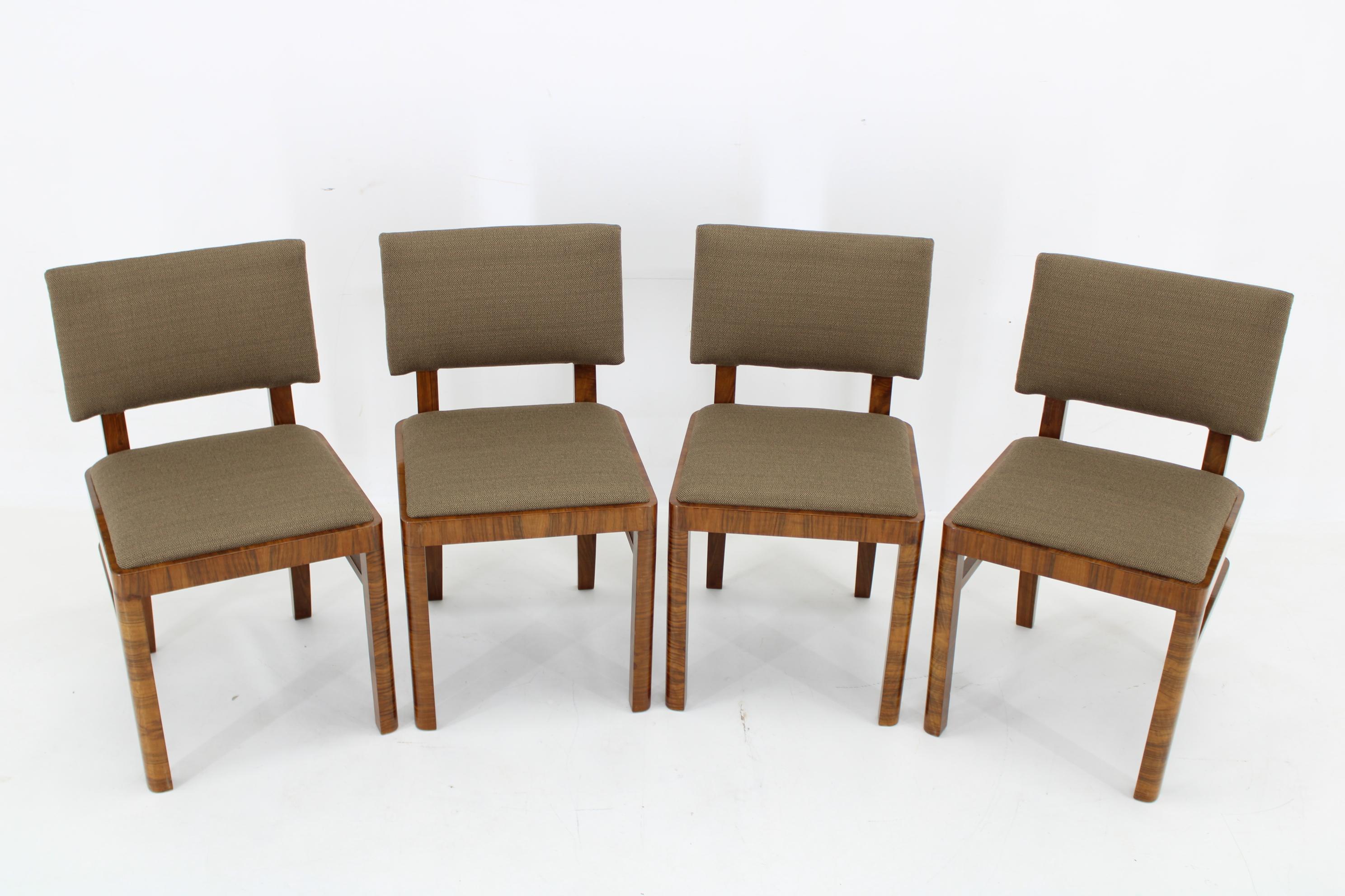 Veneer 1930s Set of Four Restored Art Deco Dininng Chairs, Czechoslovakia For Sale