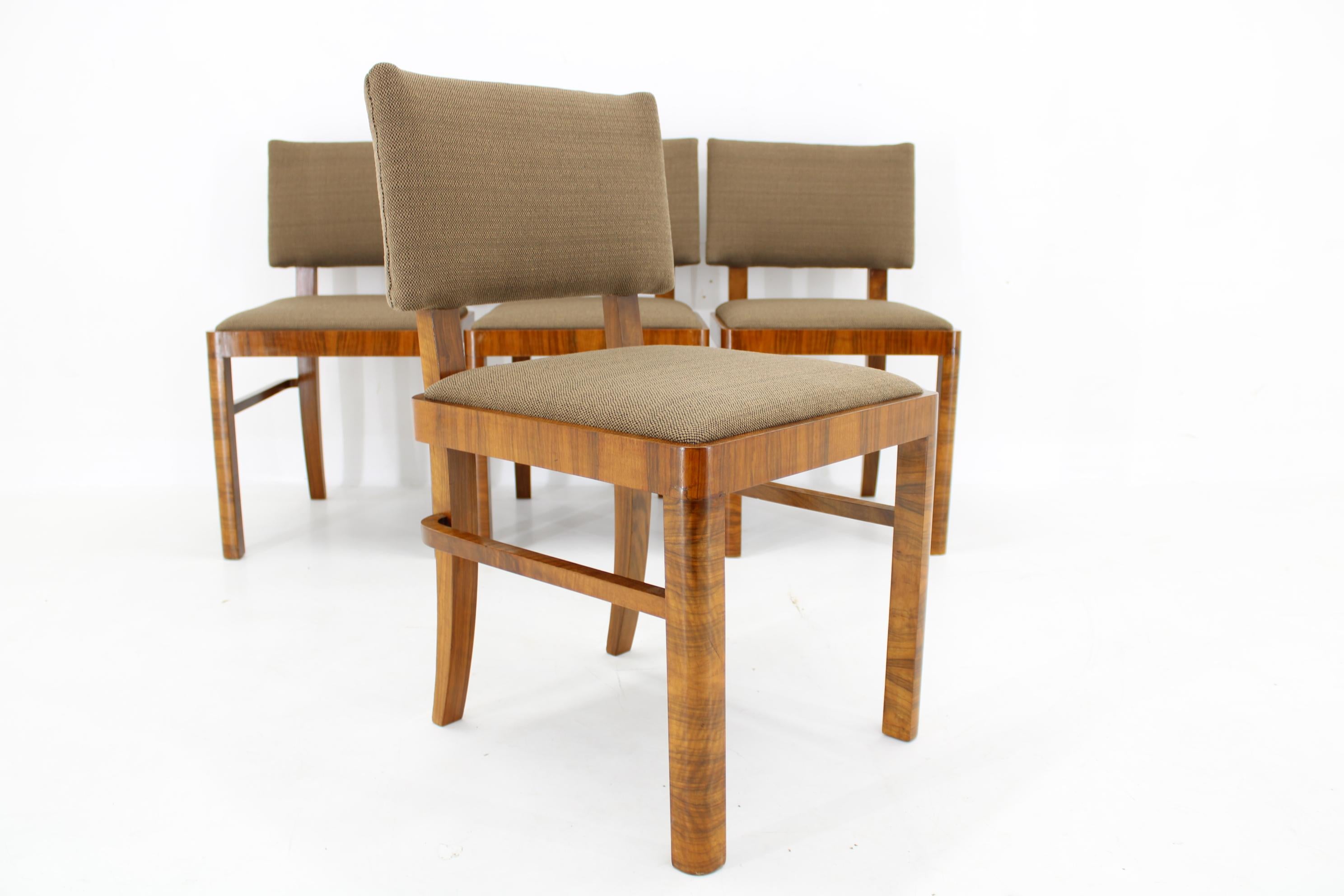 Mid-20th Century 1930s Set of Four Restored Art Deco Dininng Chairs, Czechoslovakia For Sale