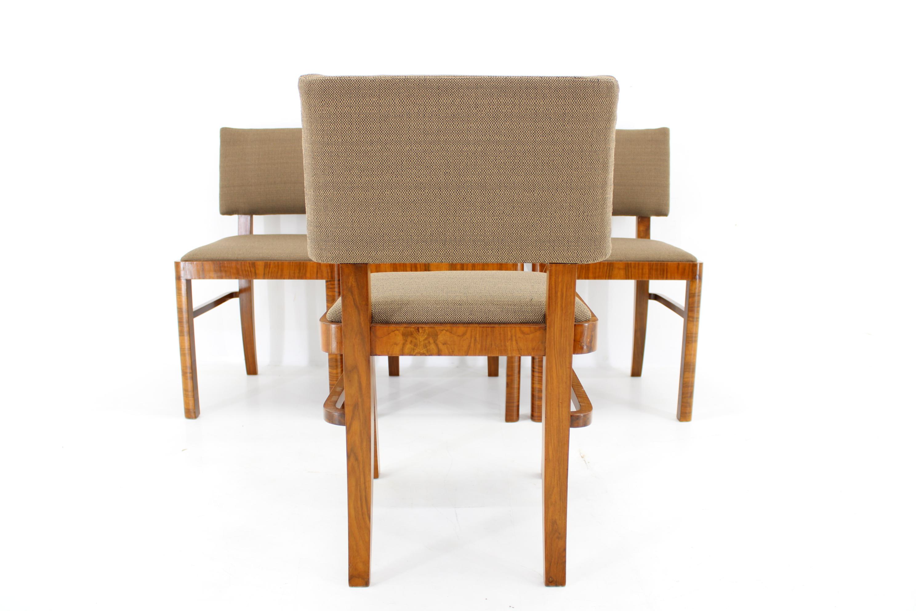 1930s Set of Four Restored Art Deco Dininng Chairs, Czechoslovakia For Sale 2