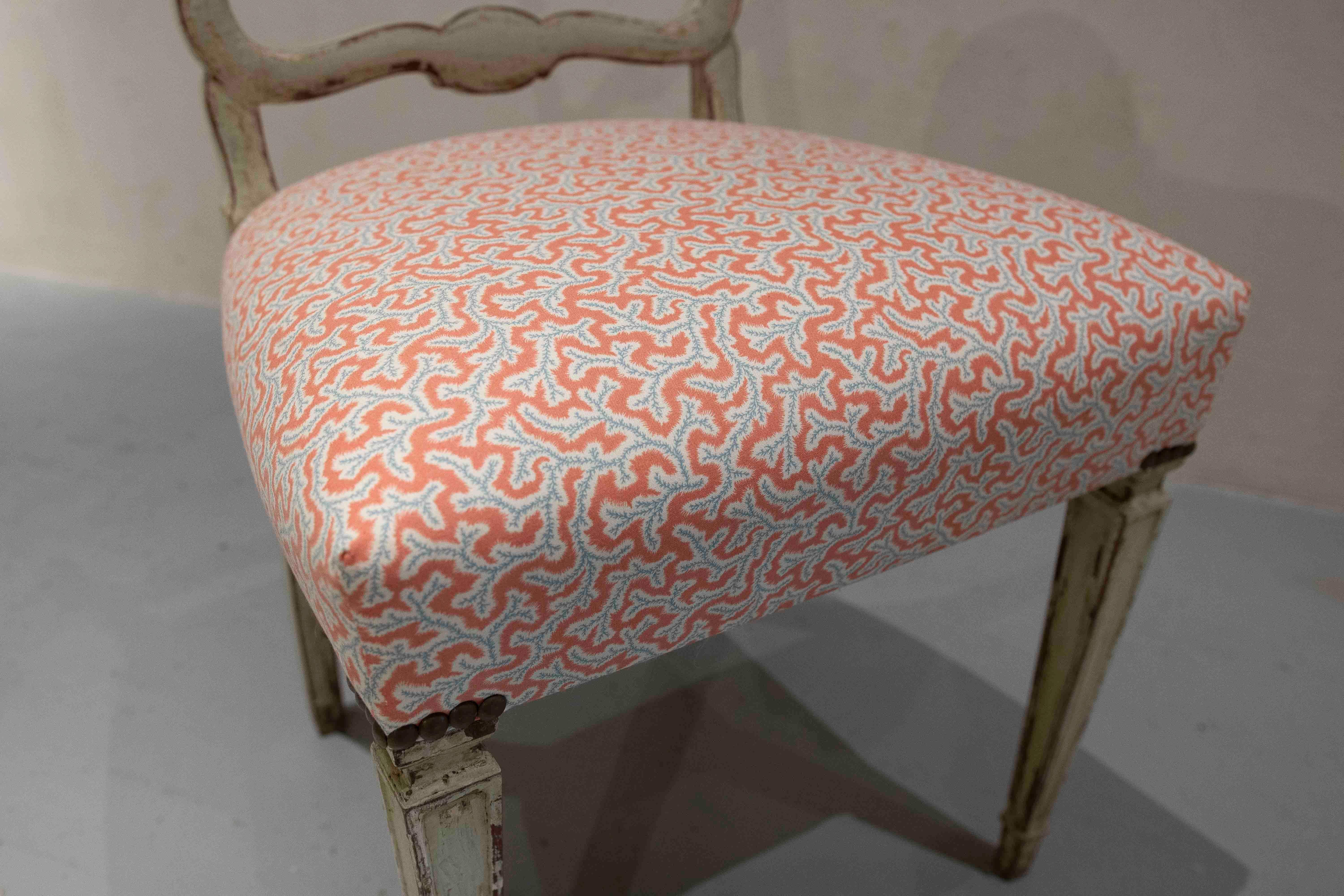 1930 - Ensemble de six chaises provençales avec tapisserie corail en vente 7