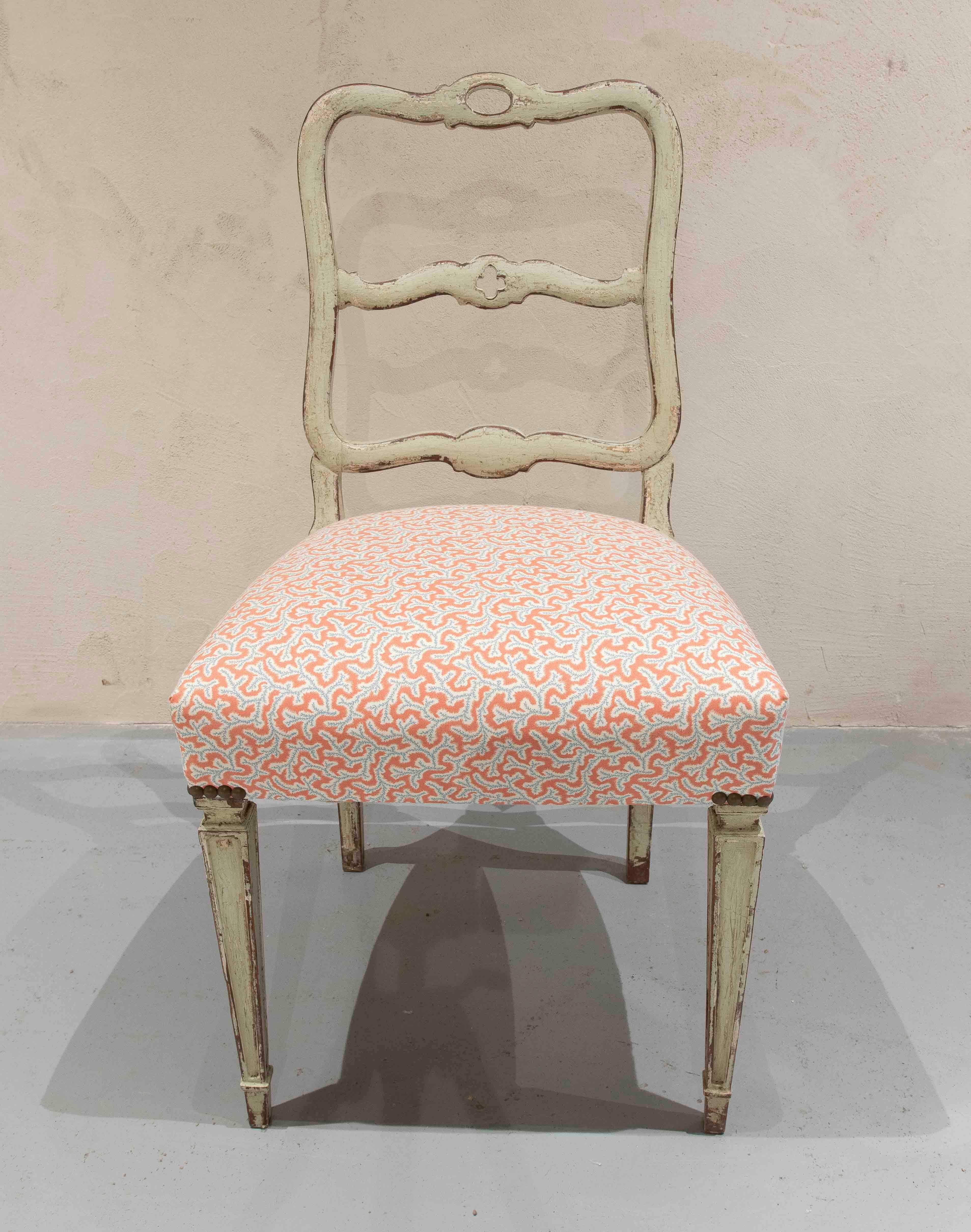 Espagnol 1930 - Ensemble de six chaises provençales avec tapisserie corail en vente