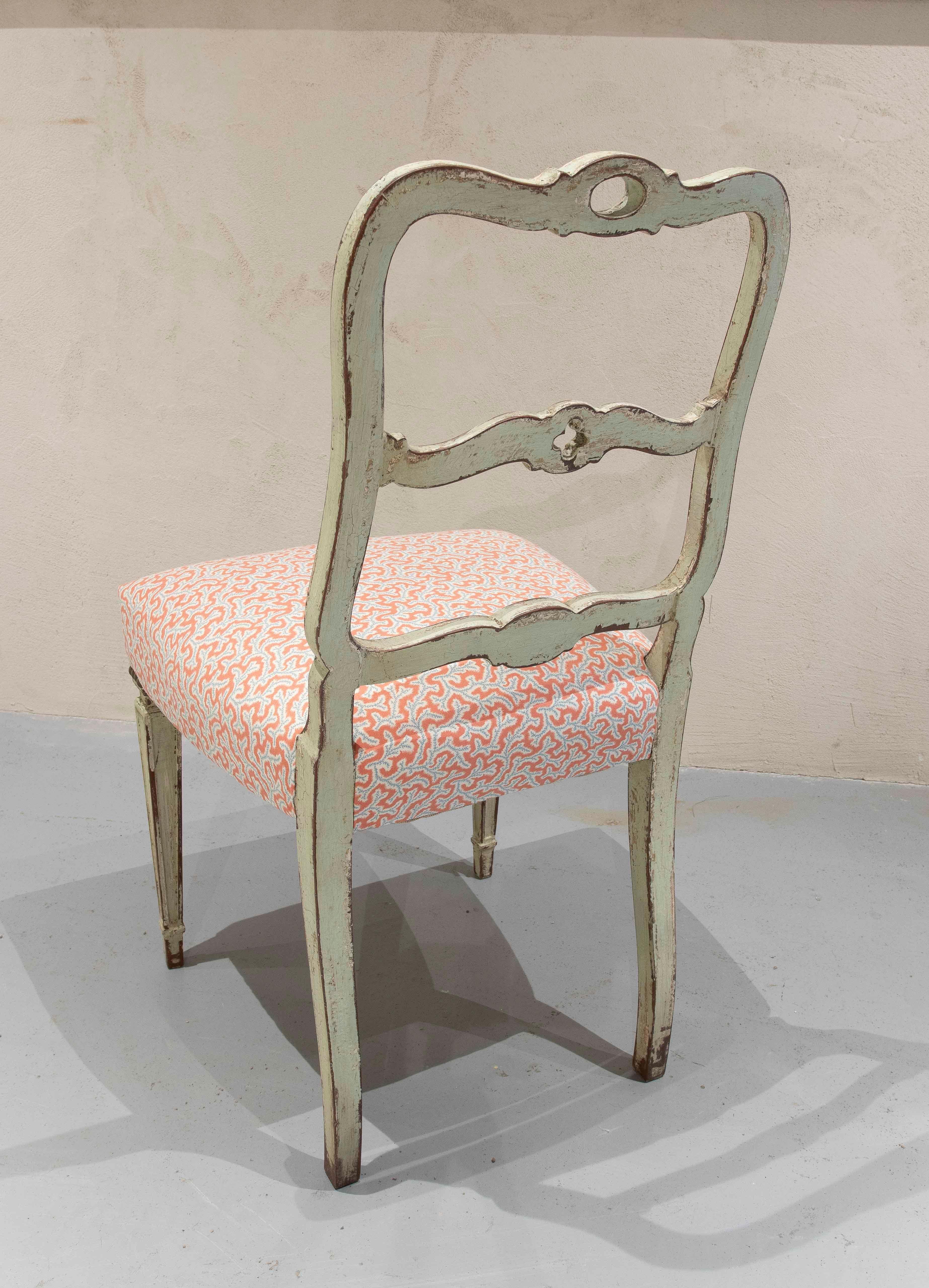 20ième siècle 1930 - Ensemble de six chaises provençales avec tapisserie corail en vente