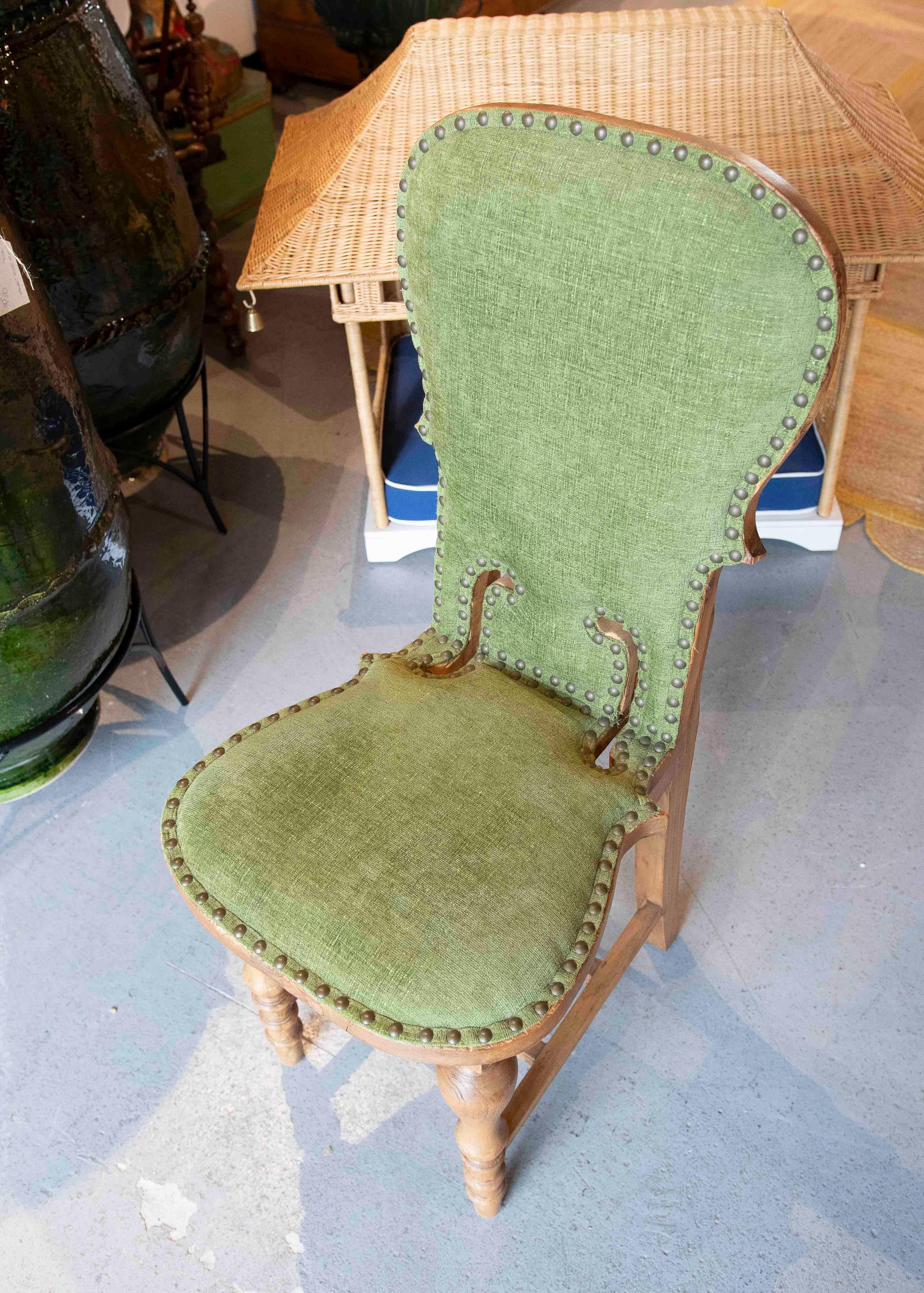 1930s Set of Twelve Wooden Chairs Newly Upholstered in Green Velvet For Sale 8