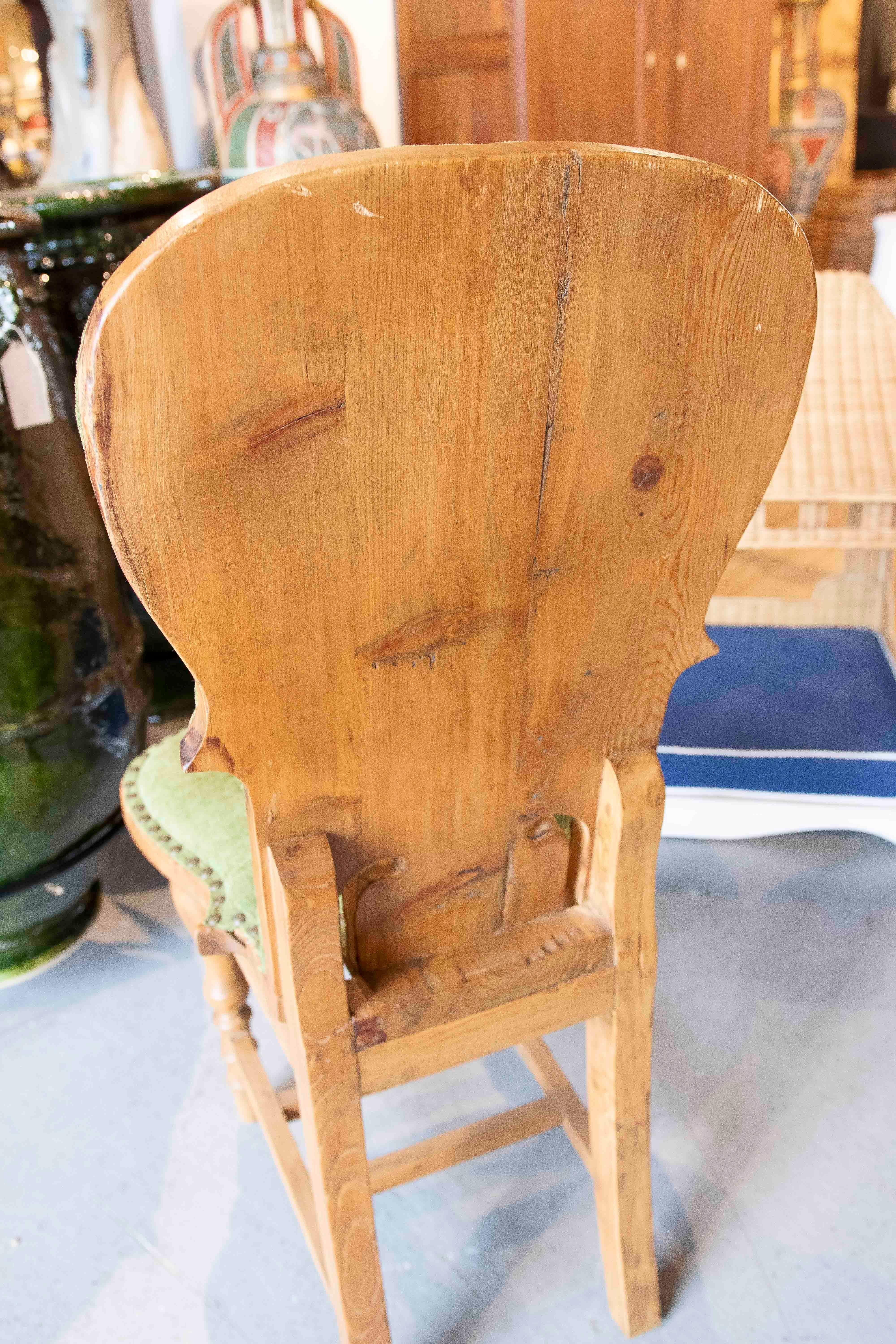 1930s Set of Twelve Wooden Chairs Newly Upholstered in Green Velvet For Sale 10