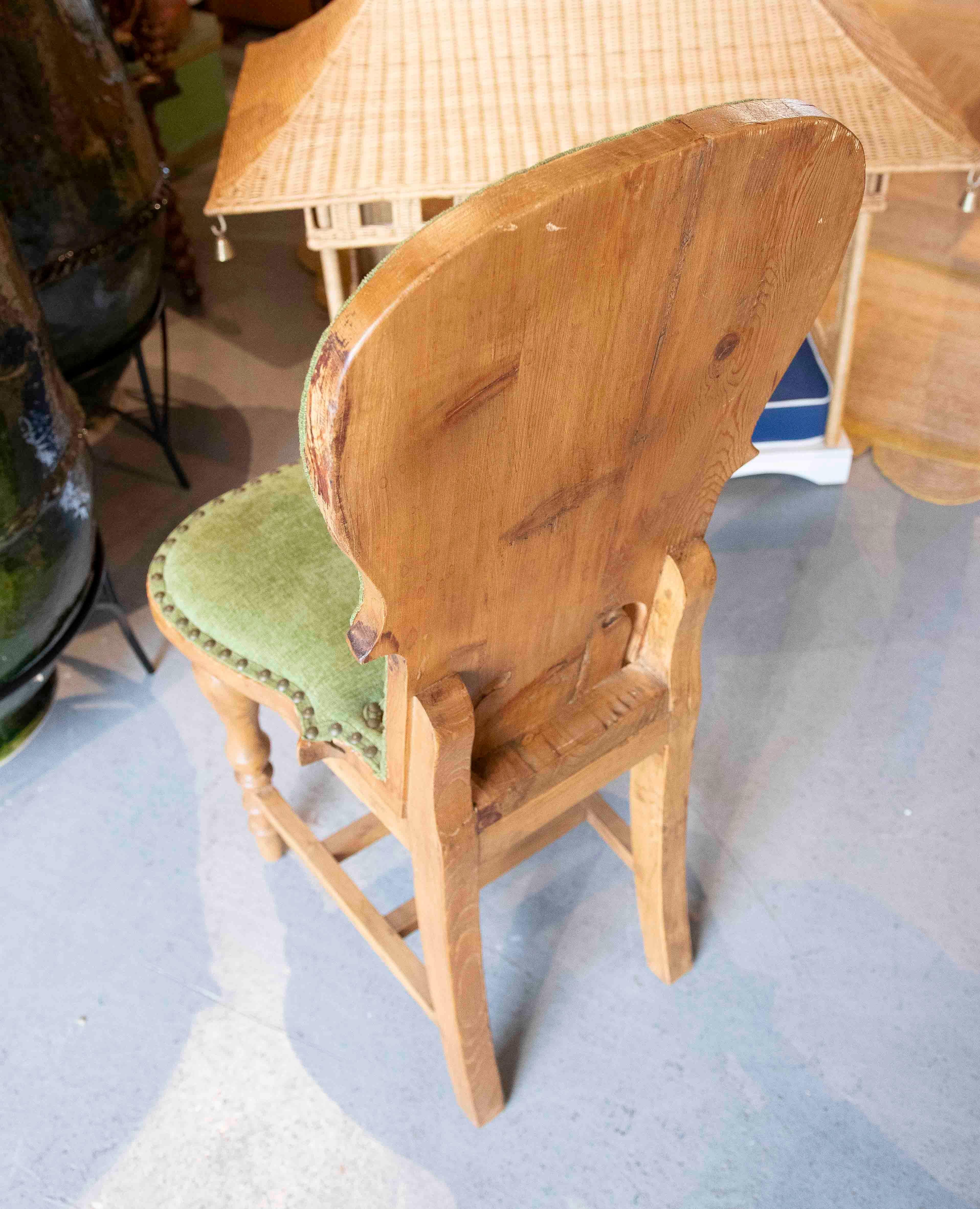 1930s Set of Twelve Wooden Chairs Newly Upholstered in Green Velvet For Sale 12