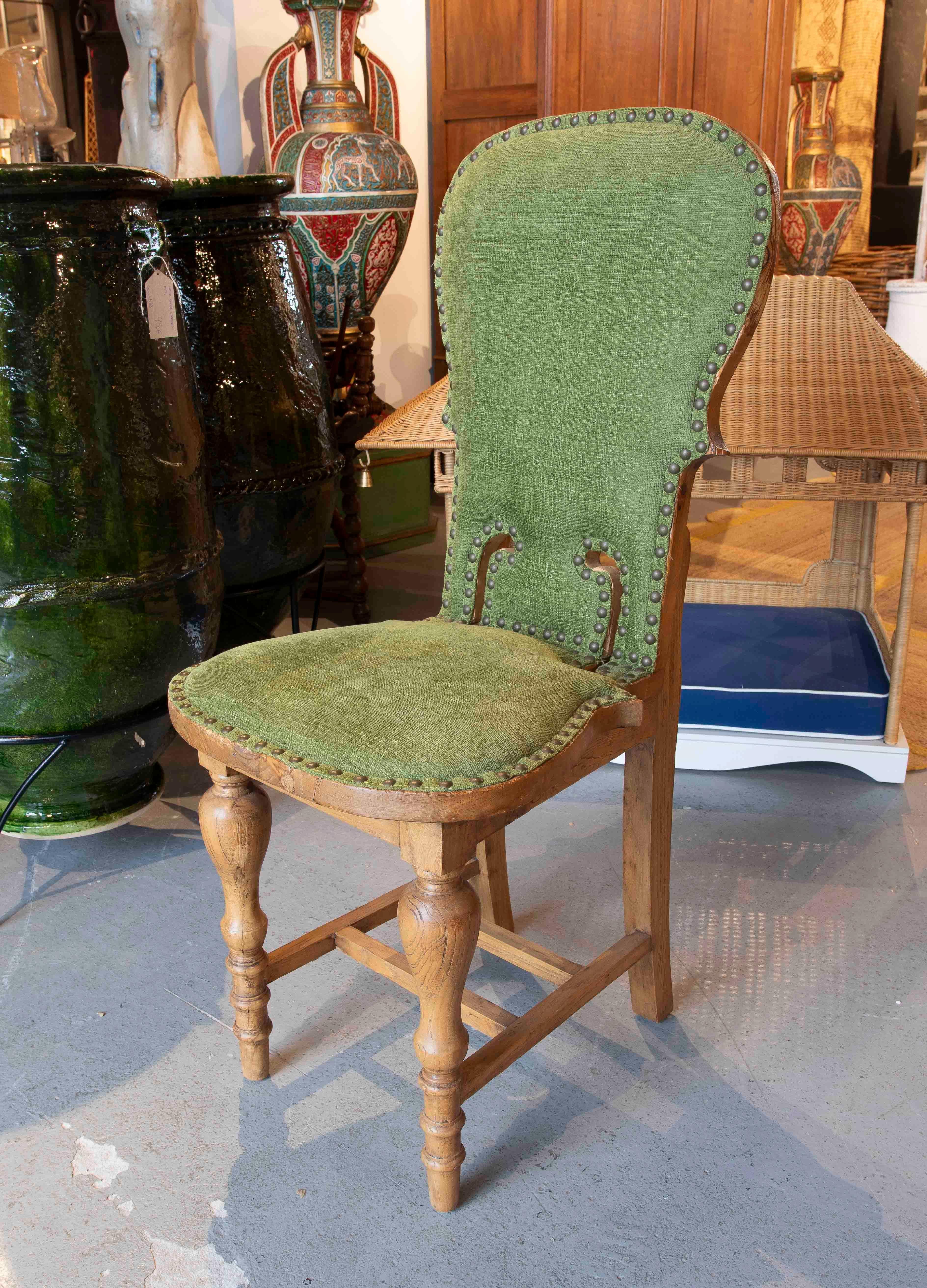 1930s Set of Twelve Wooden Chairs Newly Upholstered in Green Velvet In Good Condition For Sale In Marbella, ES