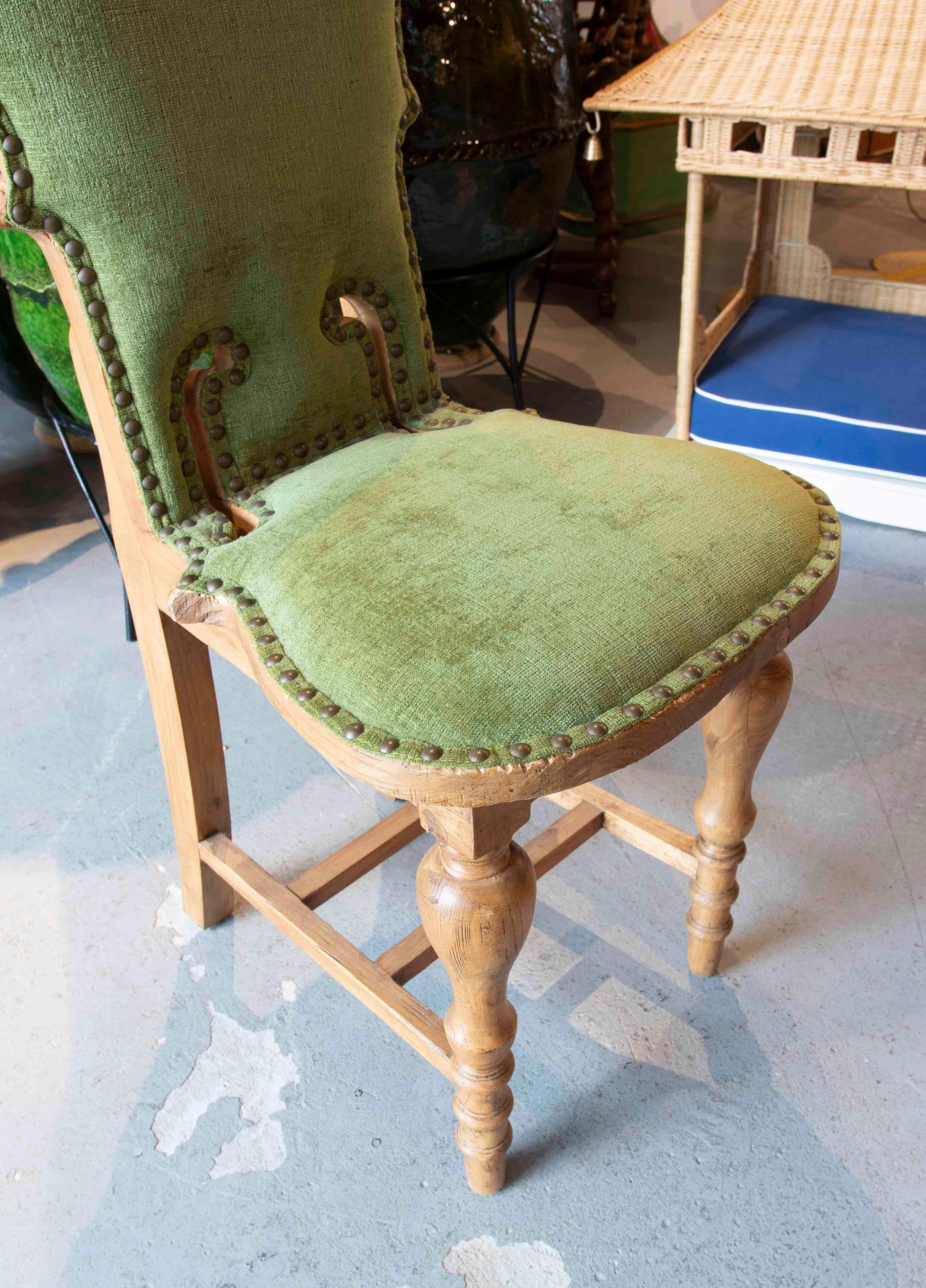 1930s Set of Twelve Wooden Chairs Newly Upholstered in Green Velvet For Sale 3