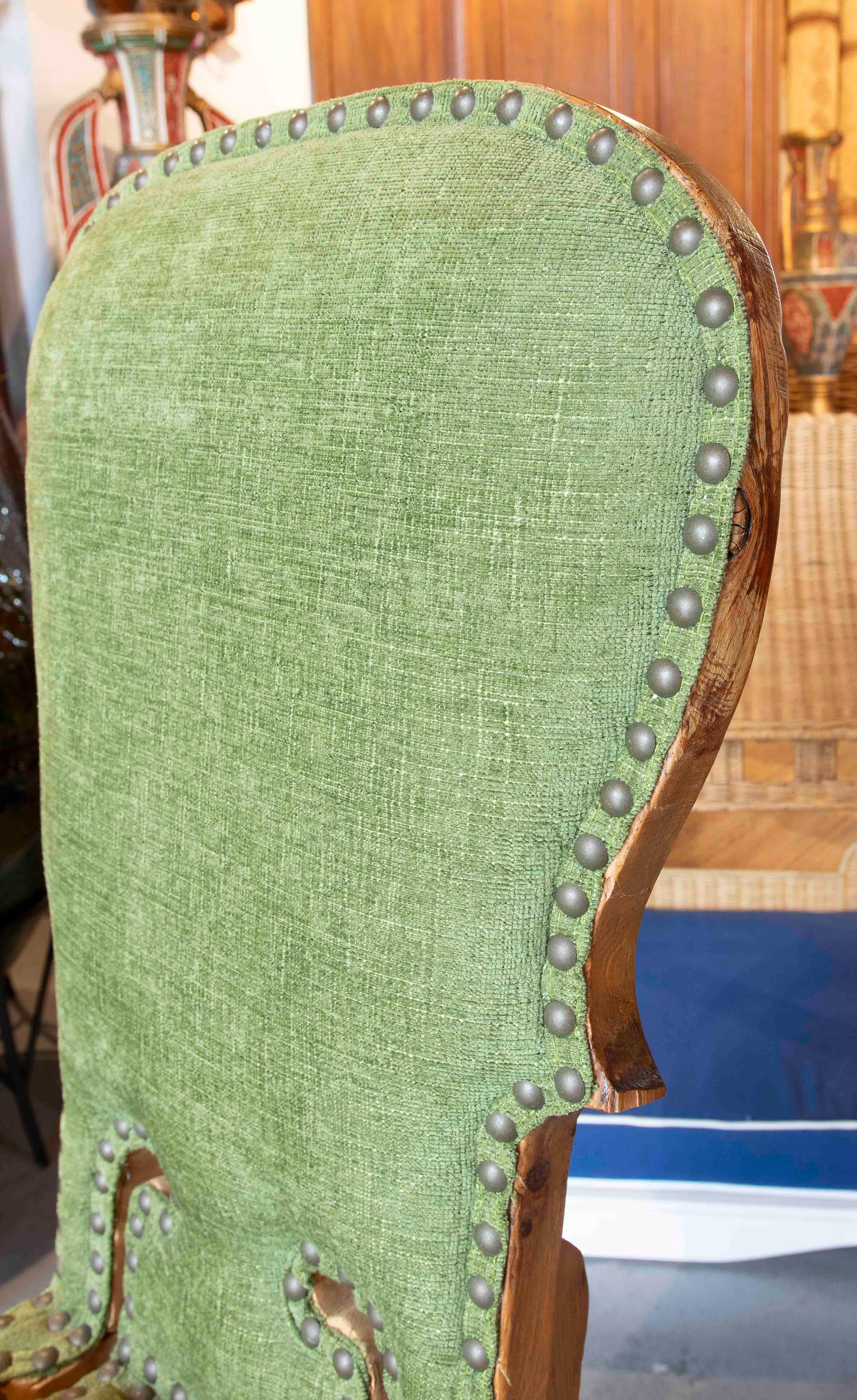 1930s Set of Twelve Wooden Chairs Newly Upholstered in Green Velvet For Sale 5