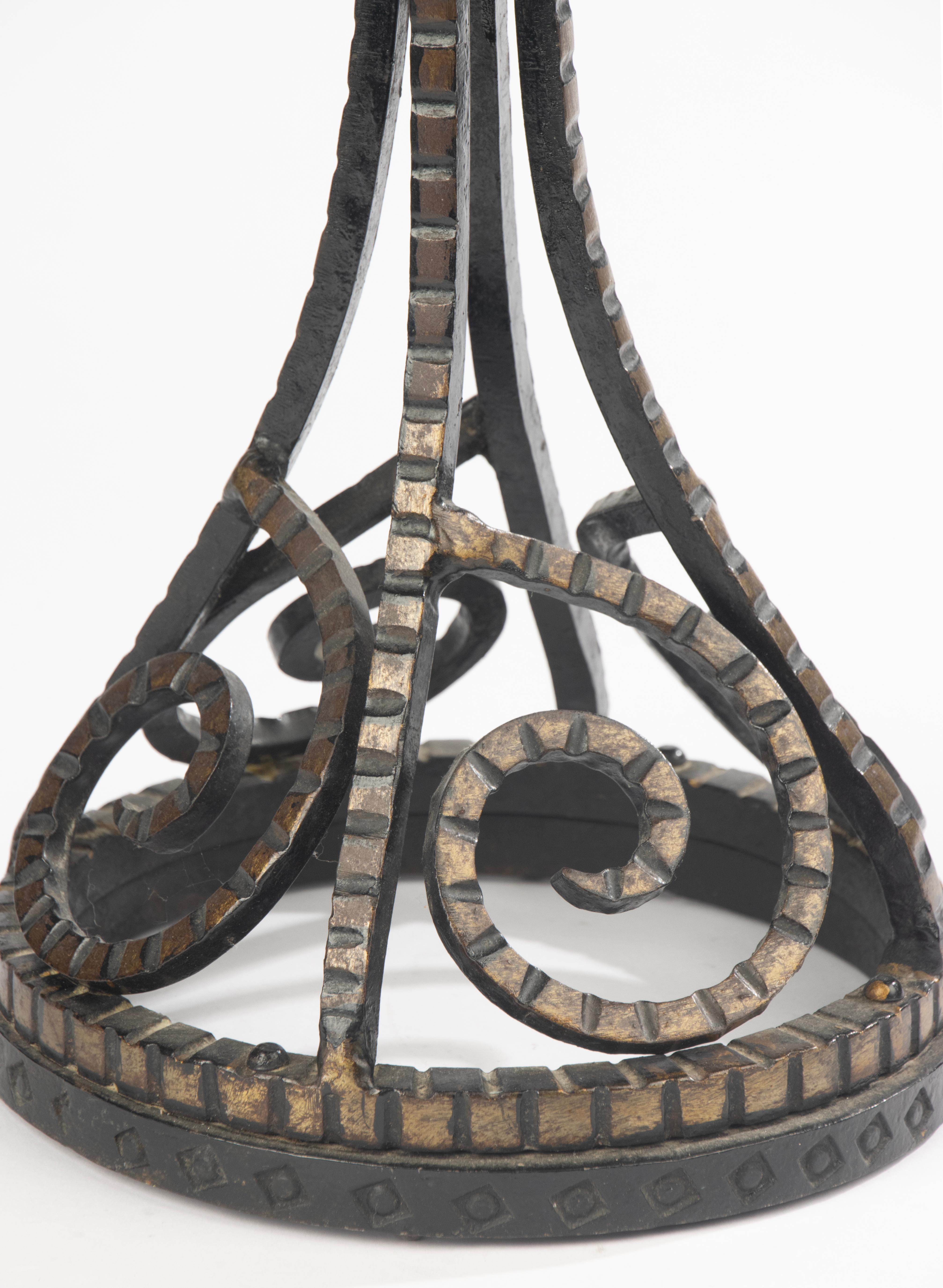 1930's Side Table - Art Deco - Hammered Wrought Iron - Painted Decoration For Sale 4