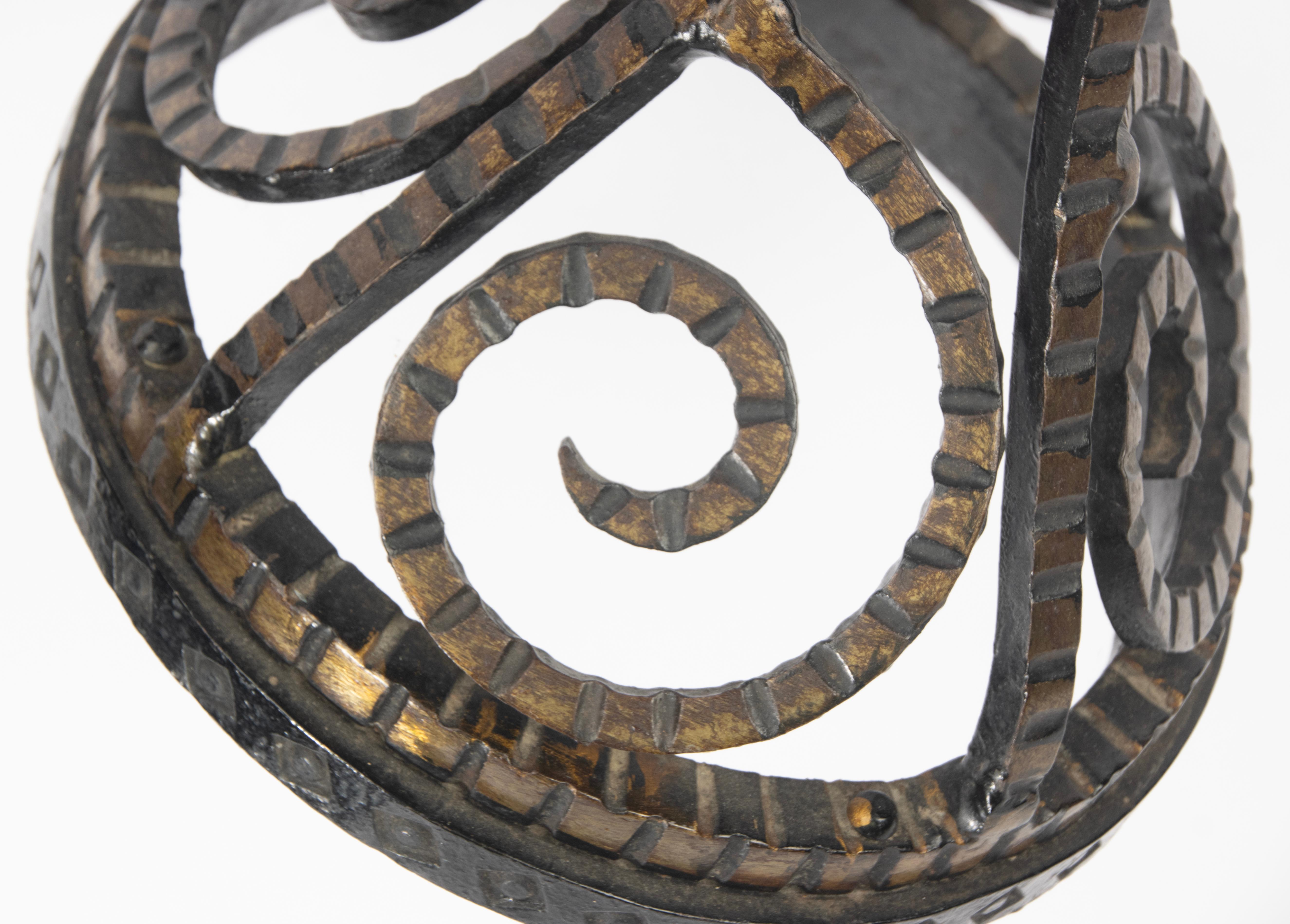 1930's Side Table - Art Deco - Hammered Wrought Iron - Painted Decoration For Sale 6