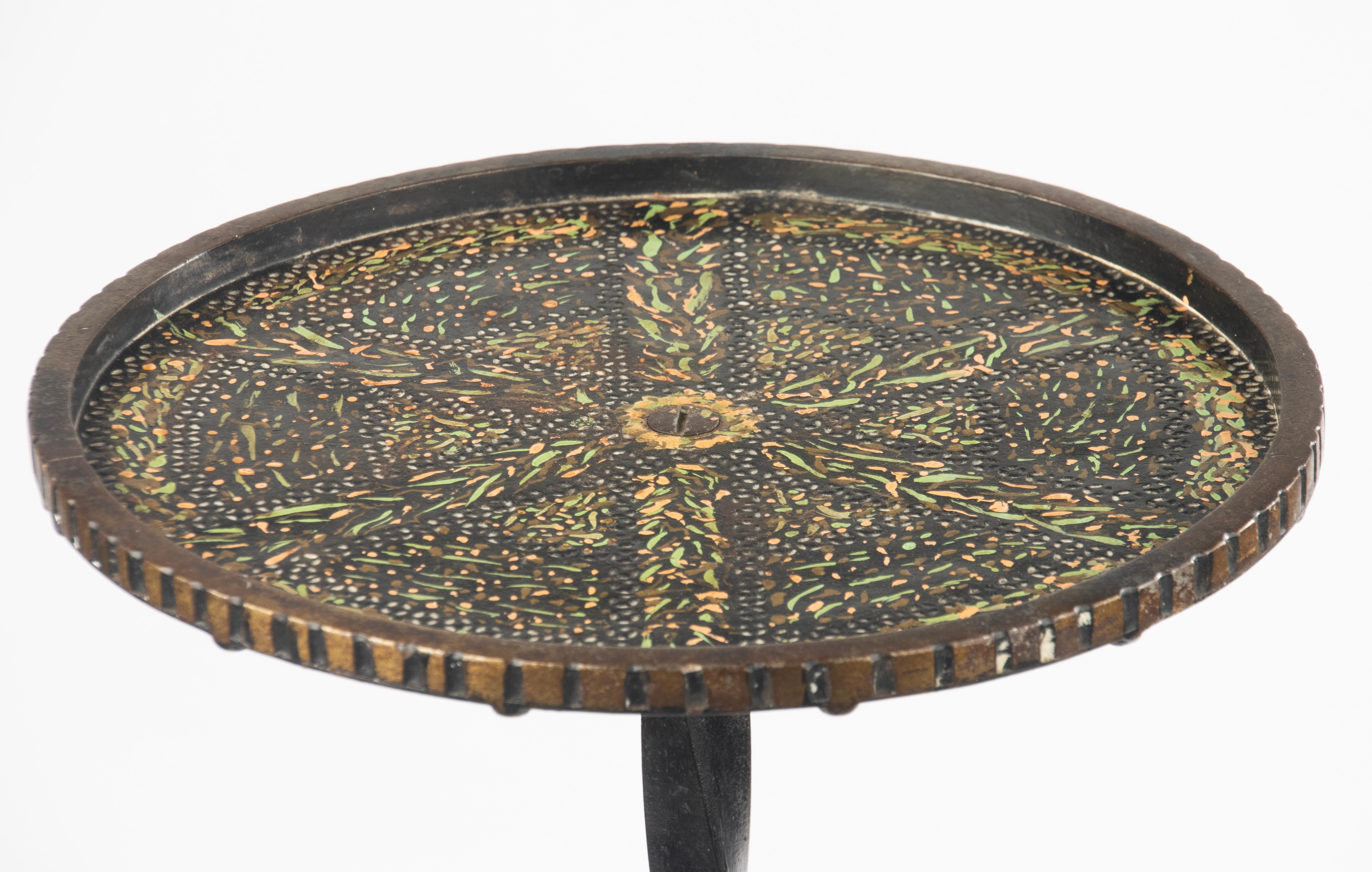1930's Side Table - Art Deco - Hammered Wrought Iron - Painted Decoration For Sale 3