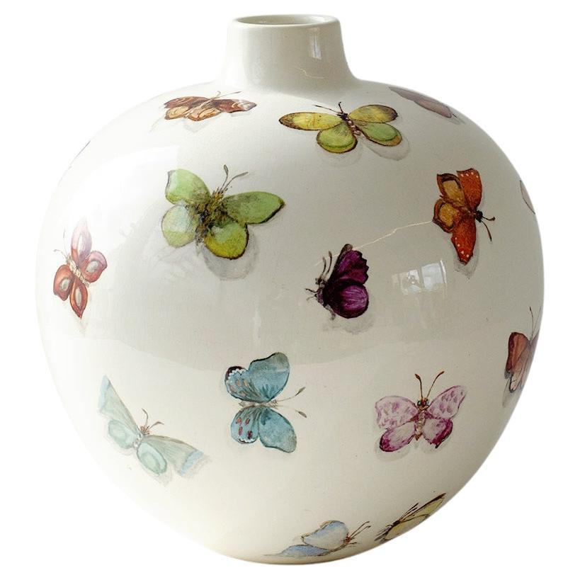 Signierte Lavenia Keramikvase von Guido Andlovitz aus den 1930er Jahren mit Schmetterlingen  im Angebot