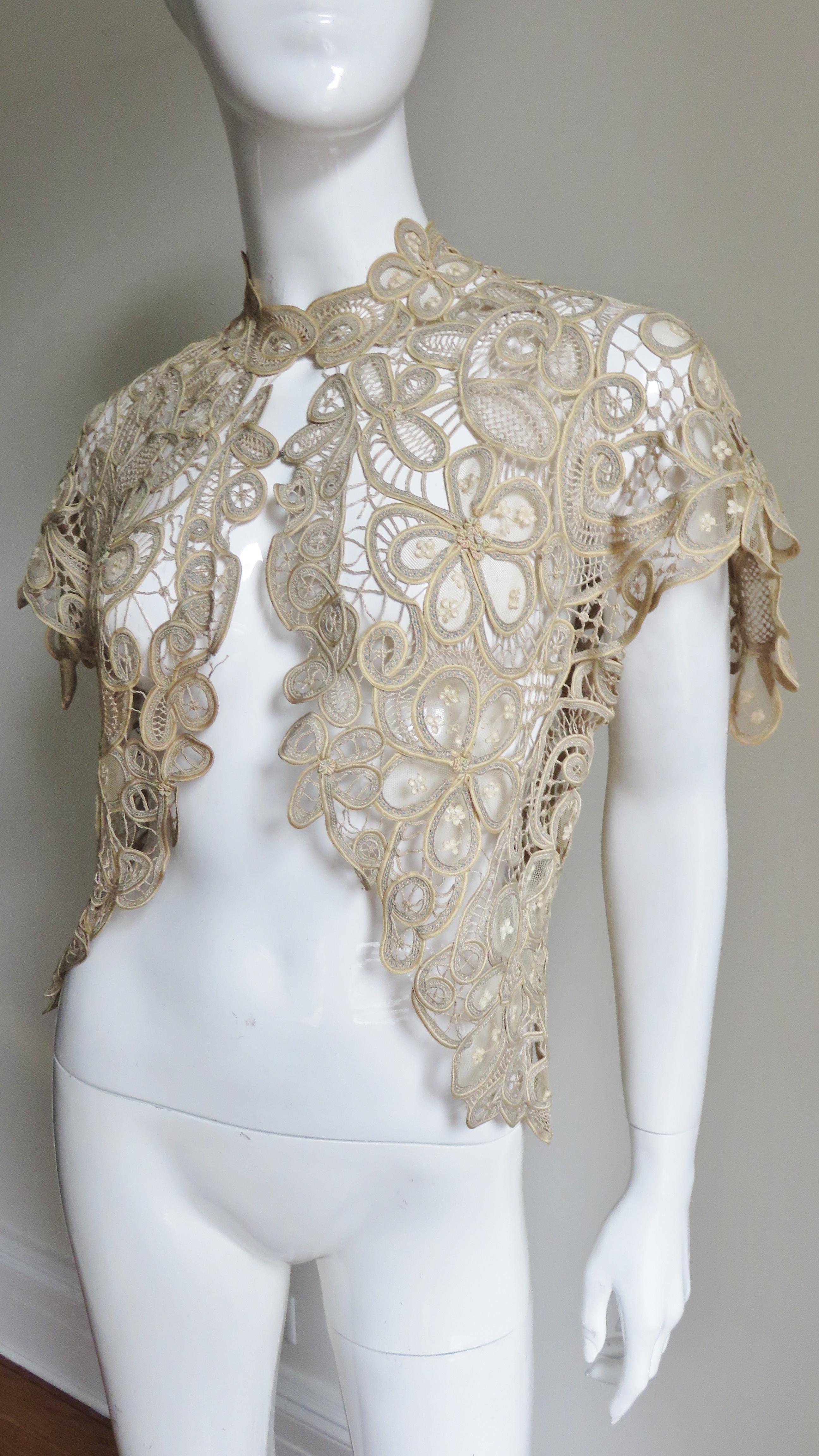 Silk Guipure Lace Exquisite 1930s Jacket Top In Good Condition For Sale In Water Mill, NY