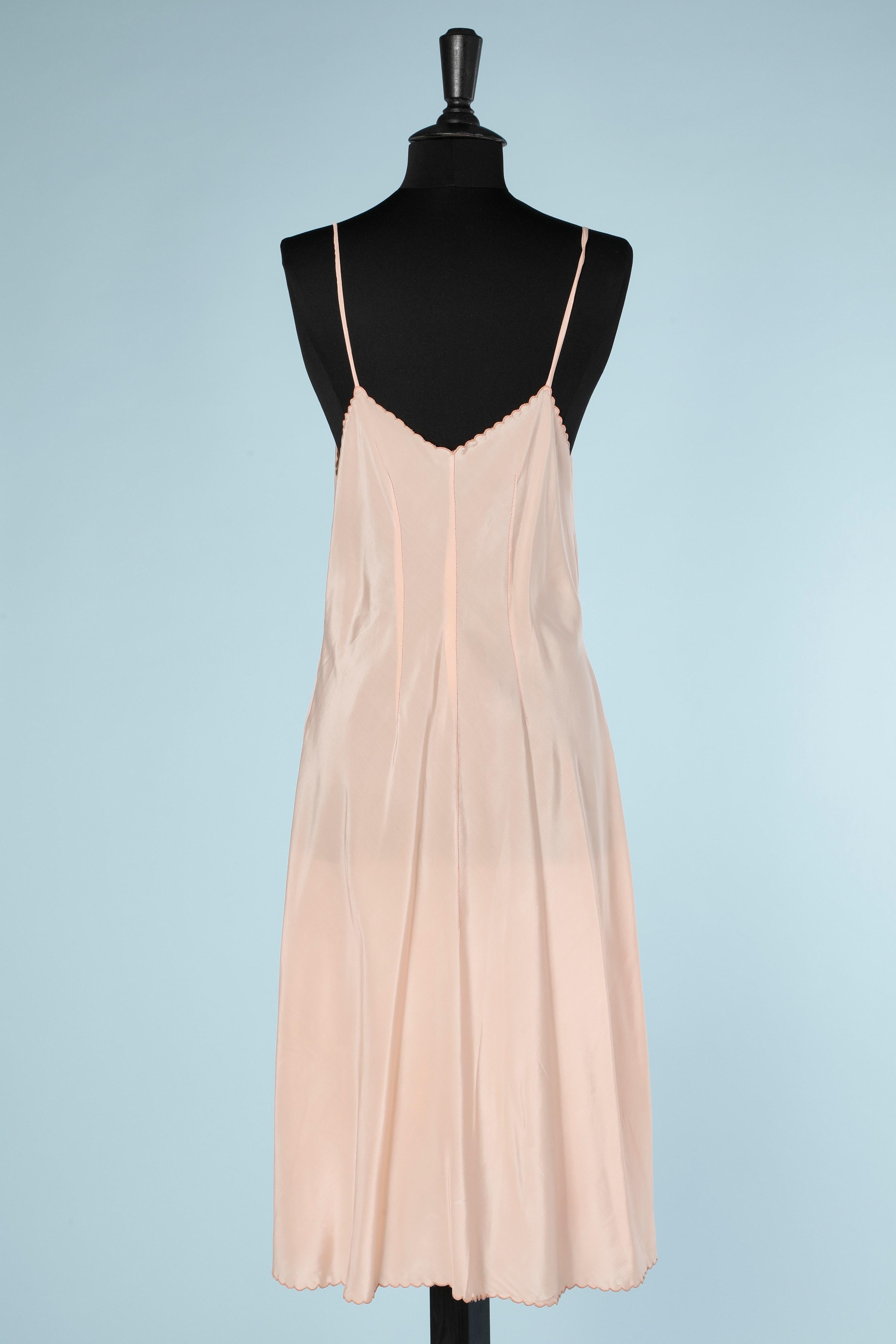 1930's  Seidenslip-Kleid aus besticktem Seidenfaden und Seidenschlickerei  im Zustand „Hervorragend“ im Angebot in Saint-Ouen-Sur-Seine, FR