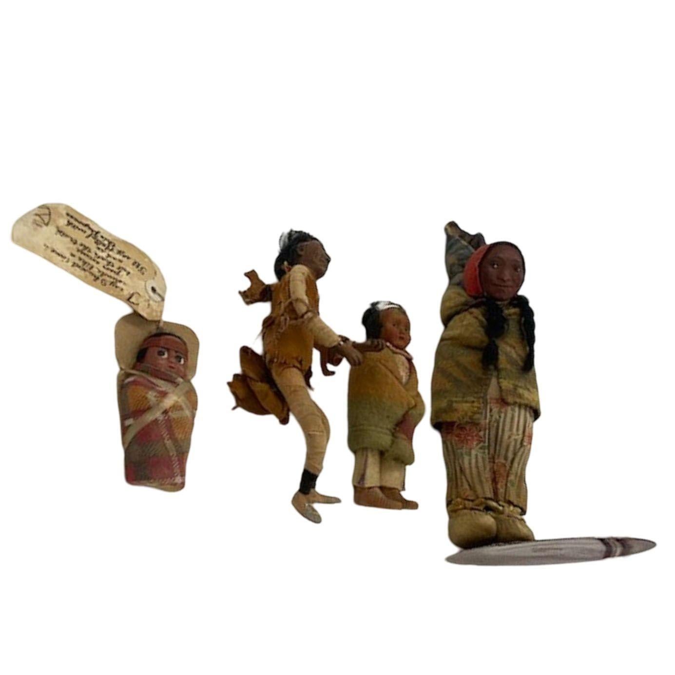 Américain Skookum - Ensemble de 4 poupées amérindiennes et amérindiennes des années 1930 en vente