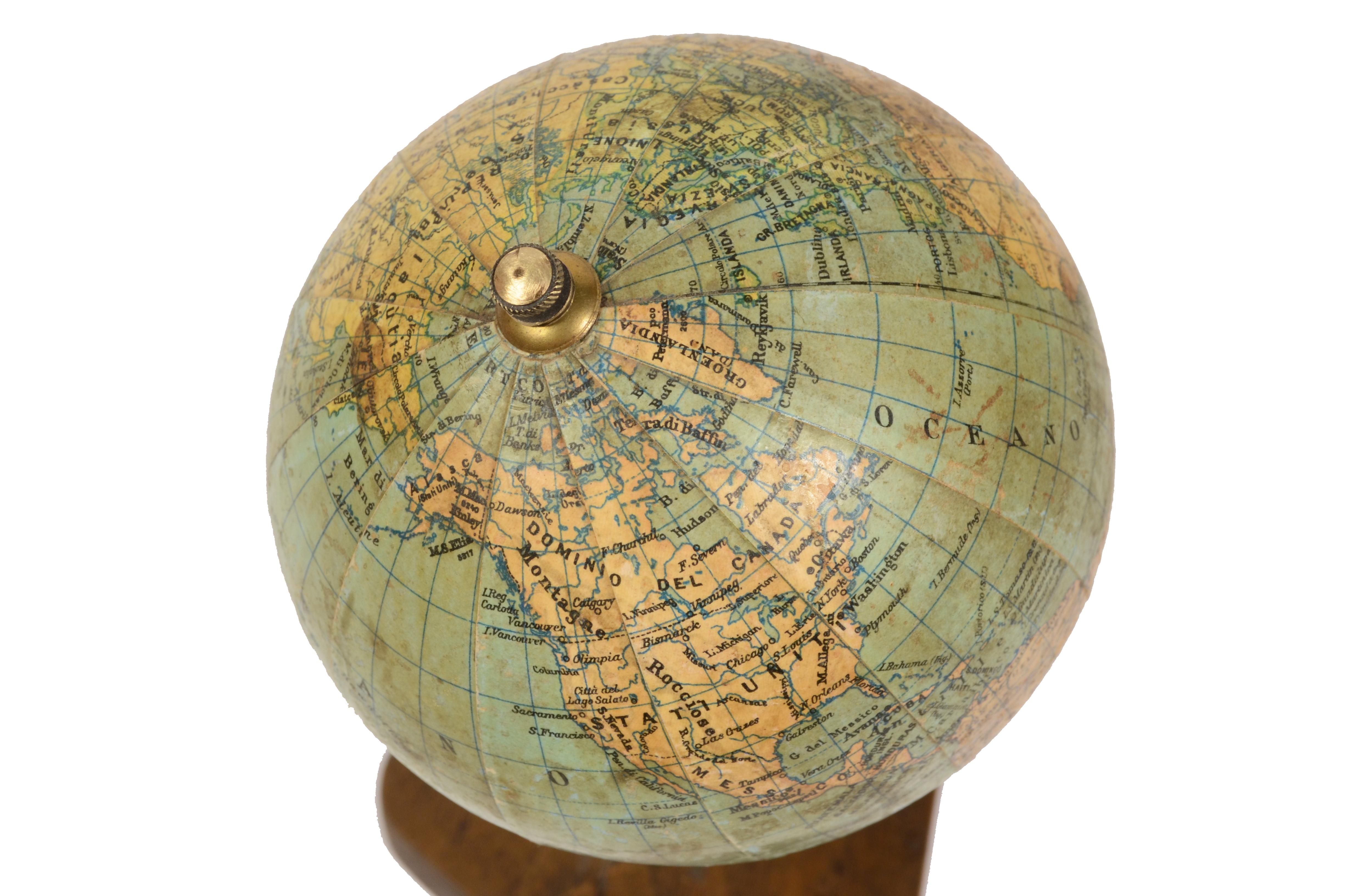 1930s Small Antique Terrestrial Globe Edited by Vallardi and Engraved by Minelli In Good Condition In Milan, IT