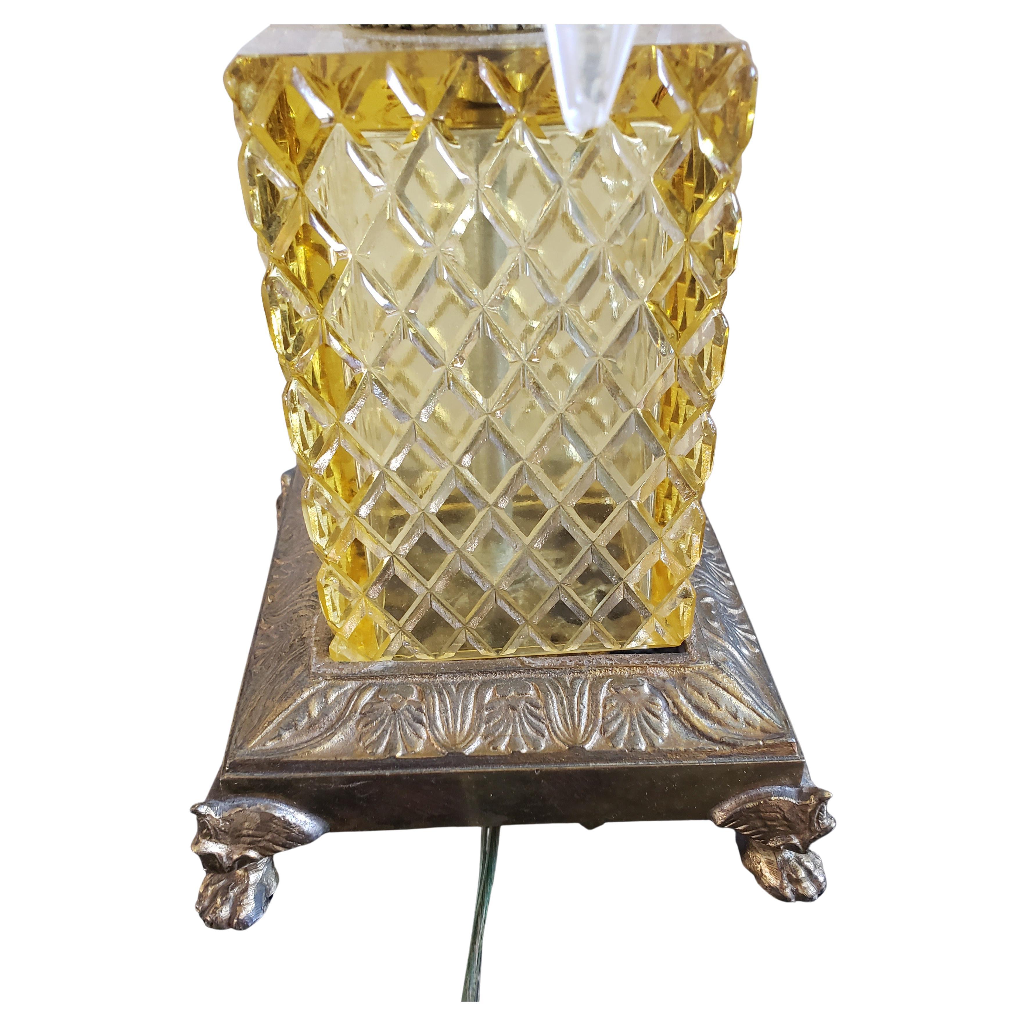 American 1930s Solid Brass Glass Cut and Lead Crystal Arrow Pendulums Table Lamp For Sale
