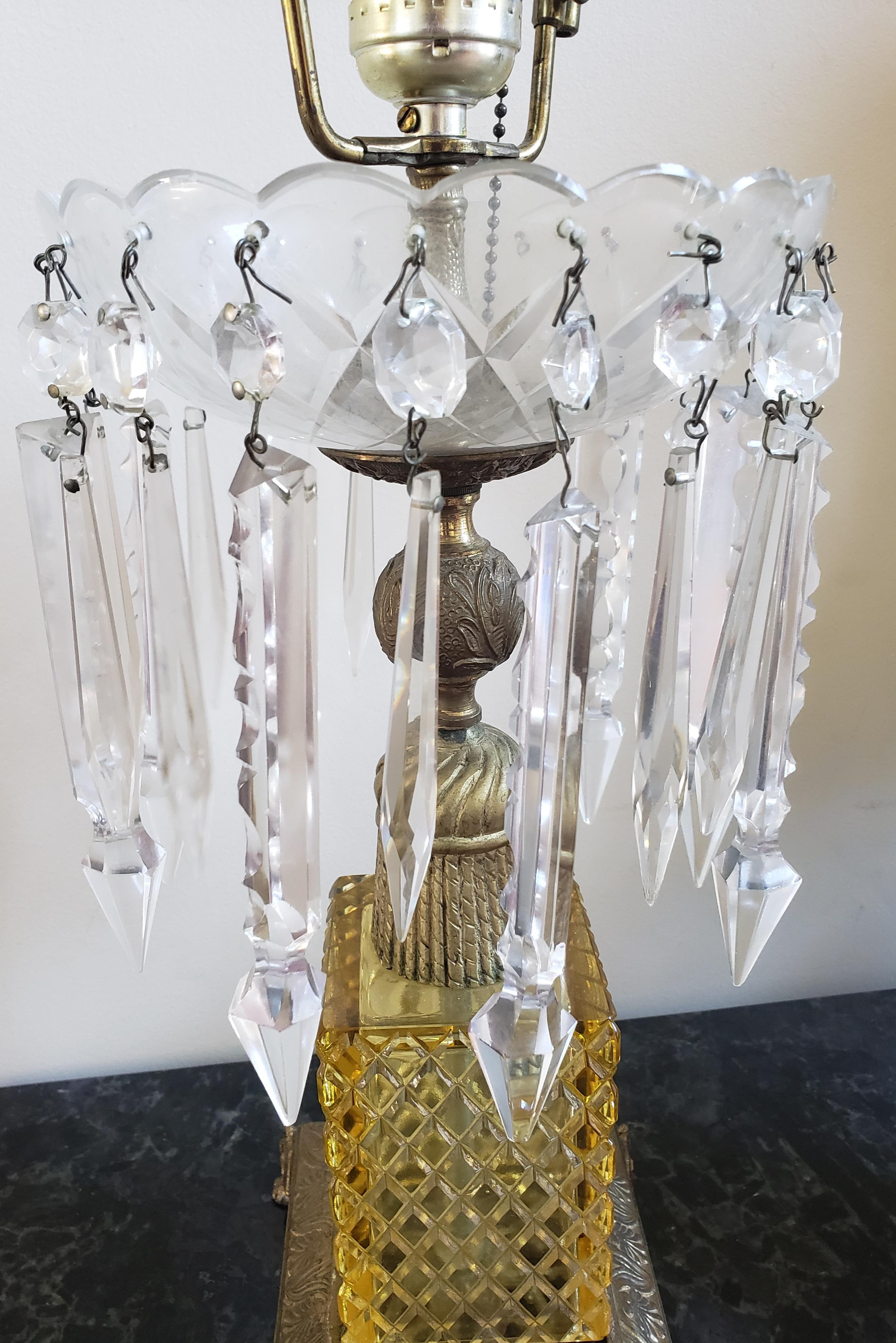 1930s Solid Brass Glass Cut and Lead Crystal Arrow Pendulums Table Lamp In Good Condition For Sale In Germantown, MD