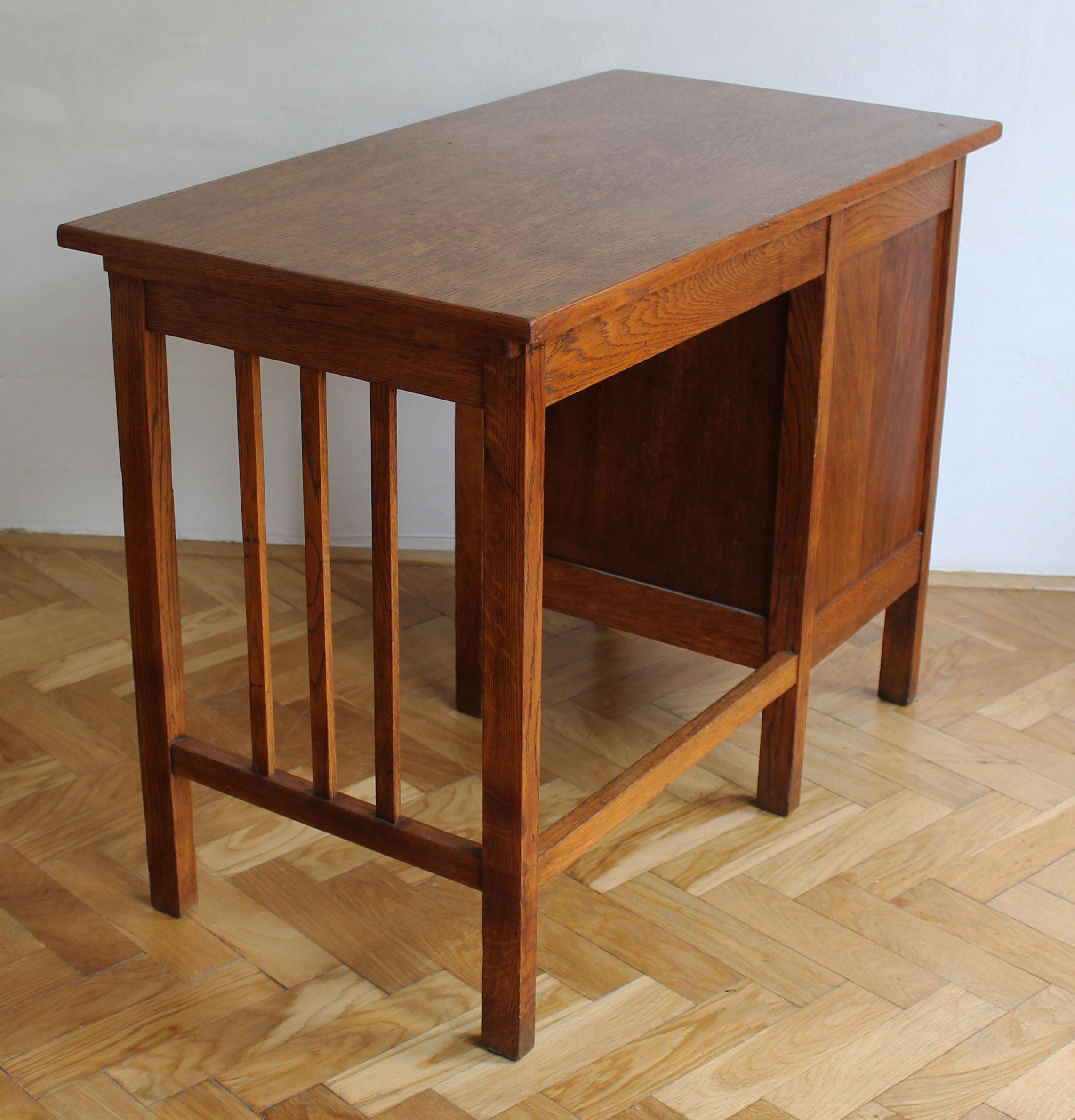 Mid-20th Century 1930's Solid Oak 'Jerry' Child Desk For Sale