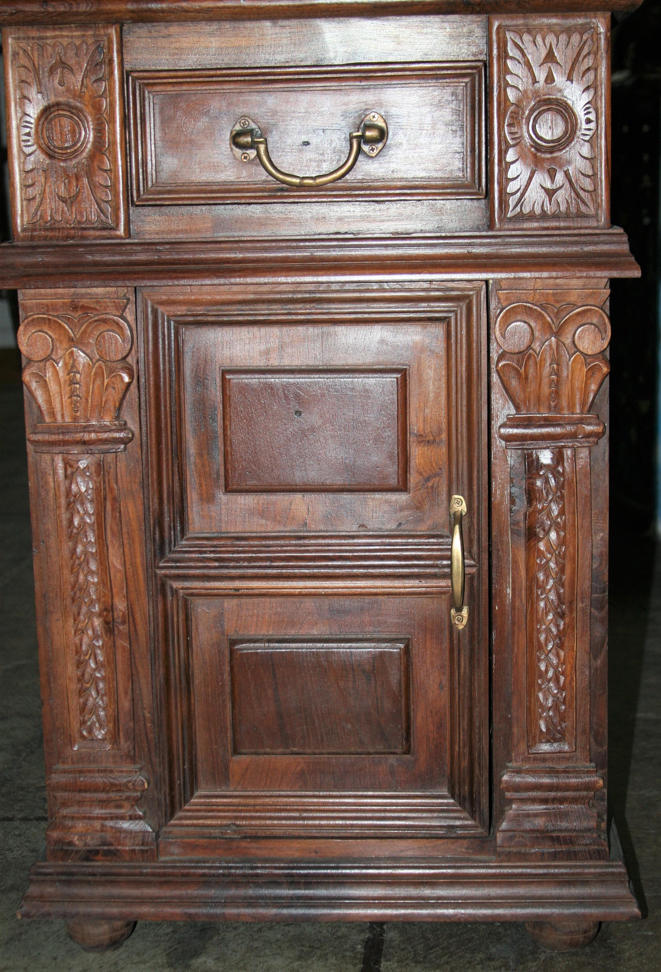 1930s Solid Teak Wood Custom Made British Colonial Nightstands In Good Condition In Houston, TX