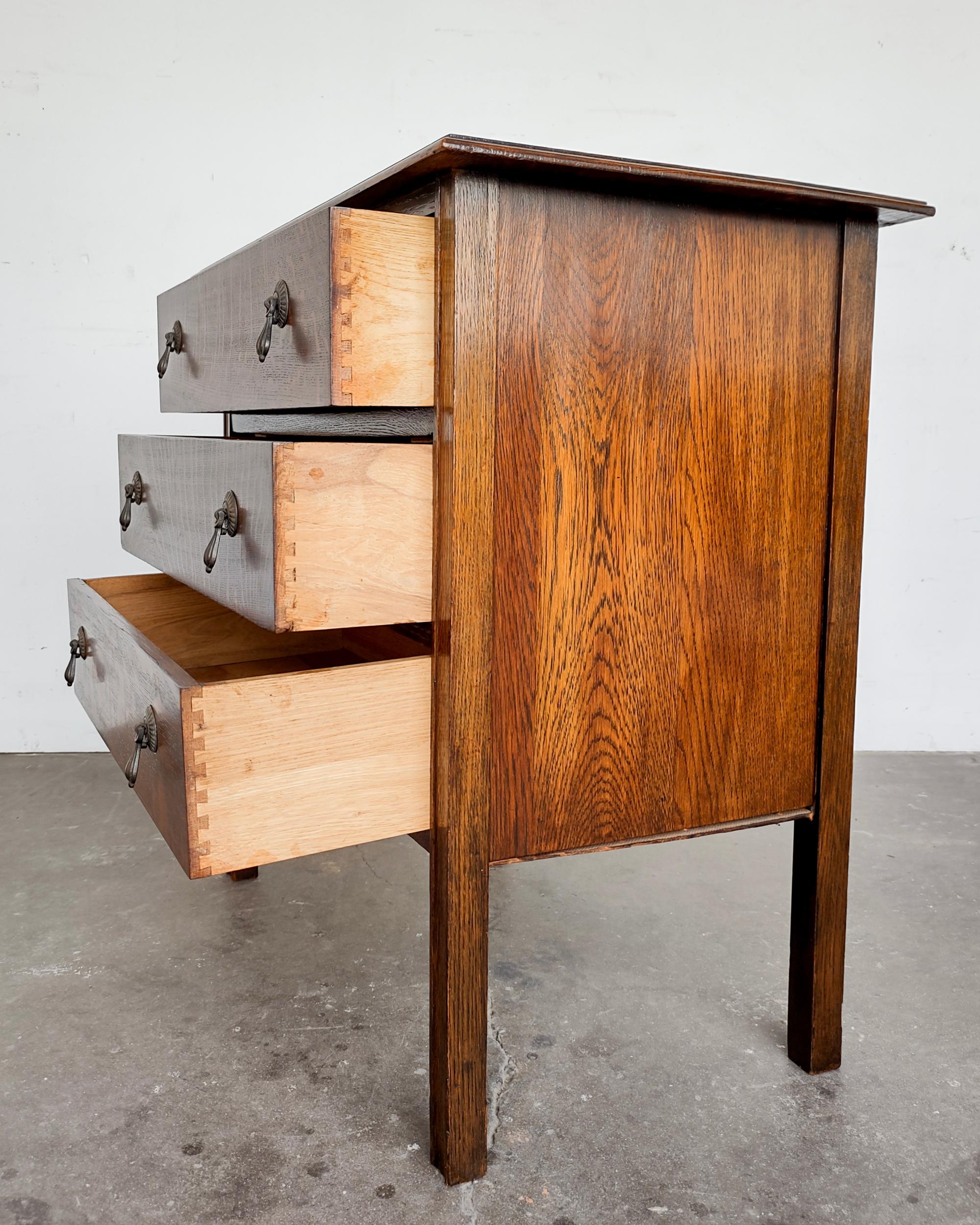 1930s Solid Tiger Oak Chest of Three Drawers 3