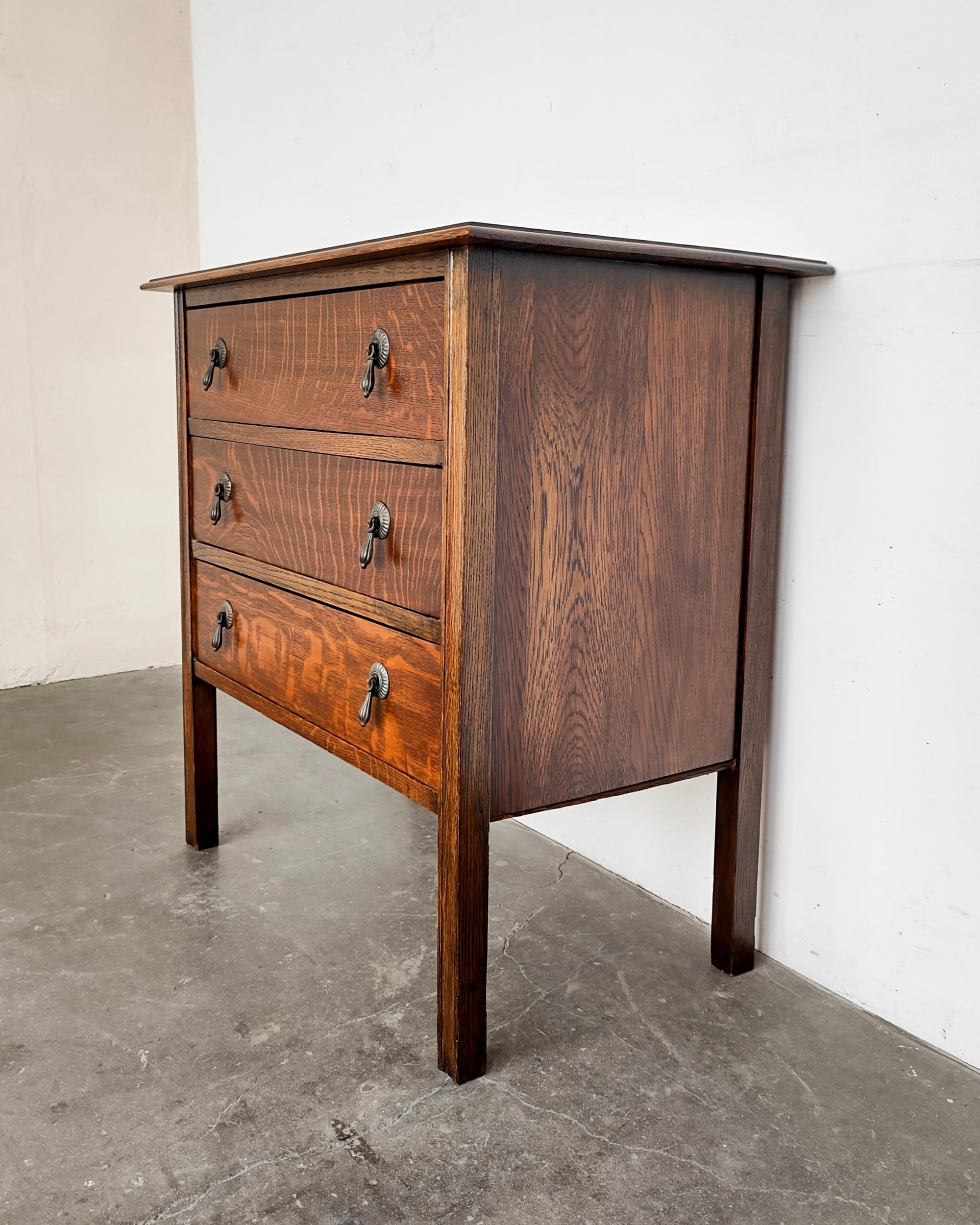 American Craftsman 1930s Solid Tiger Oak Chest of Three Drawers