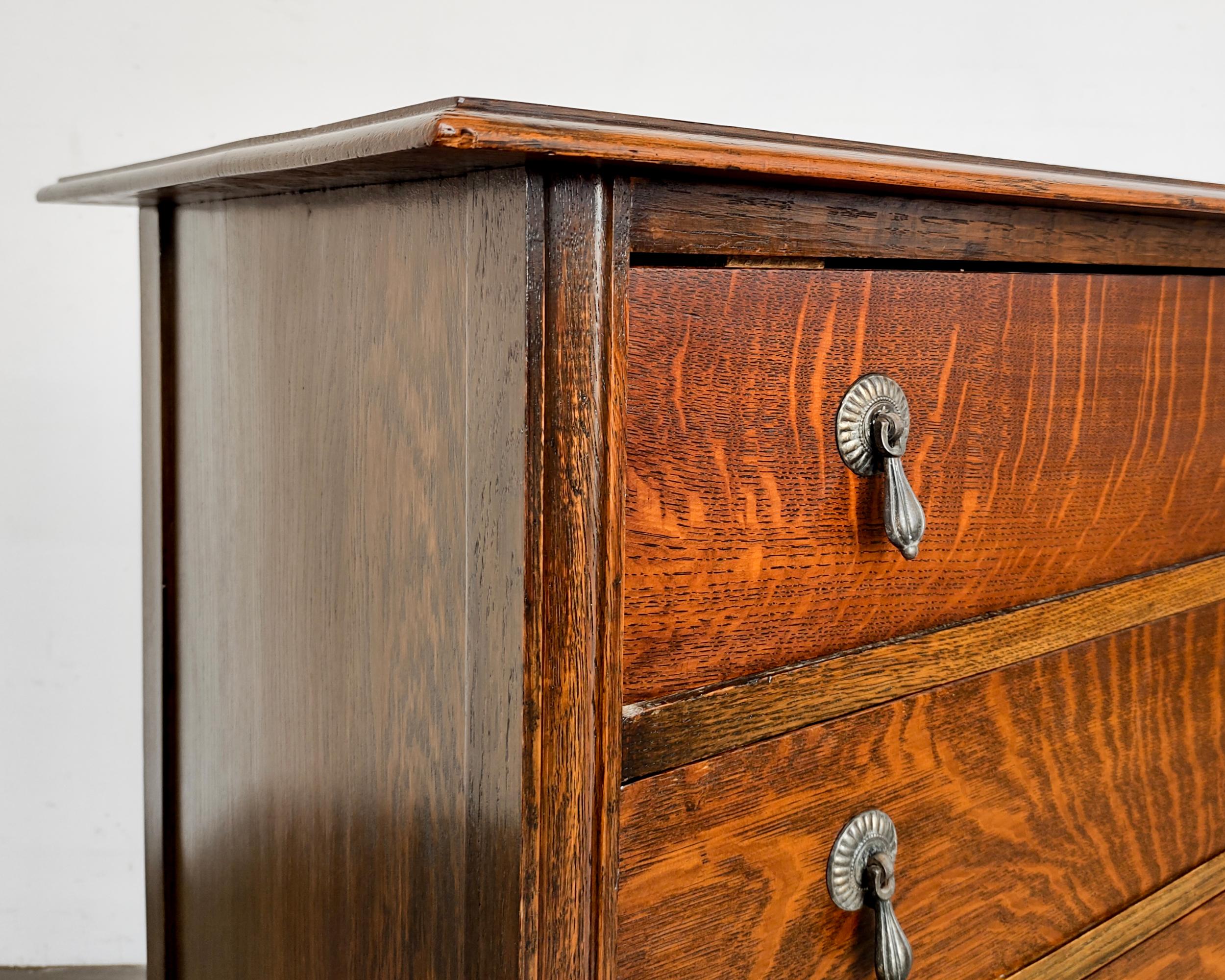 1930s Solid Tiger Oak Chest of Three Drawers 1