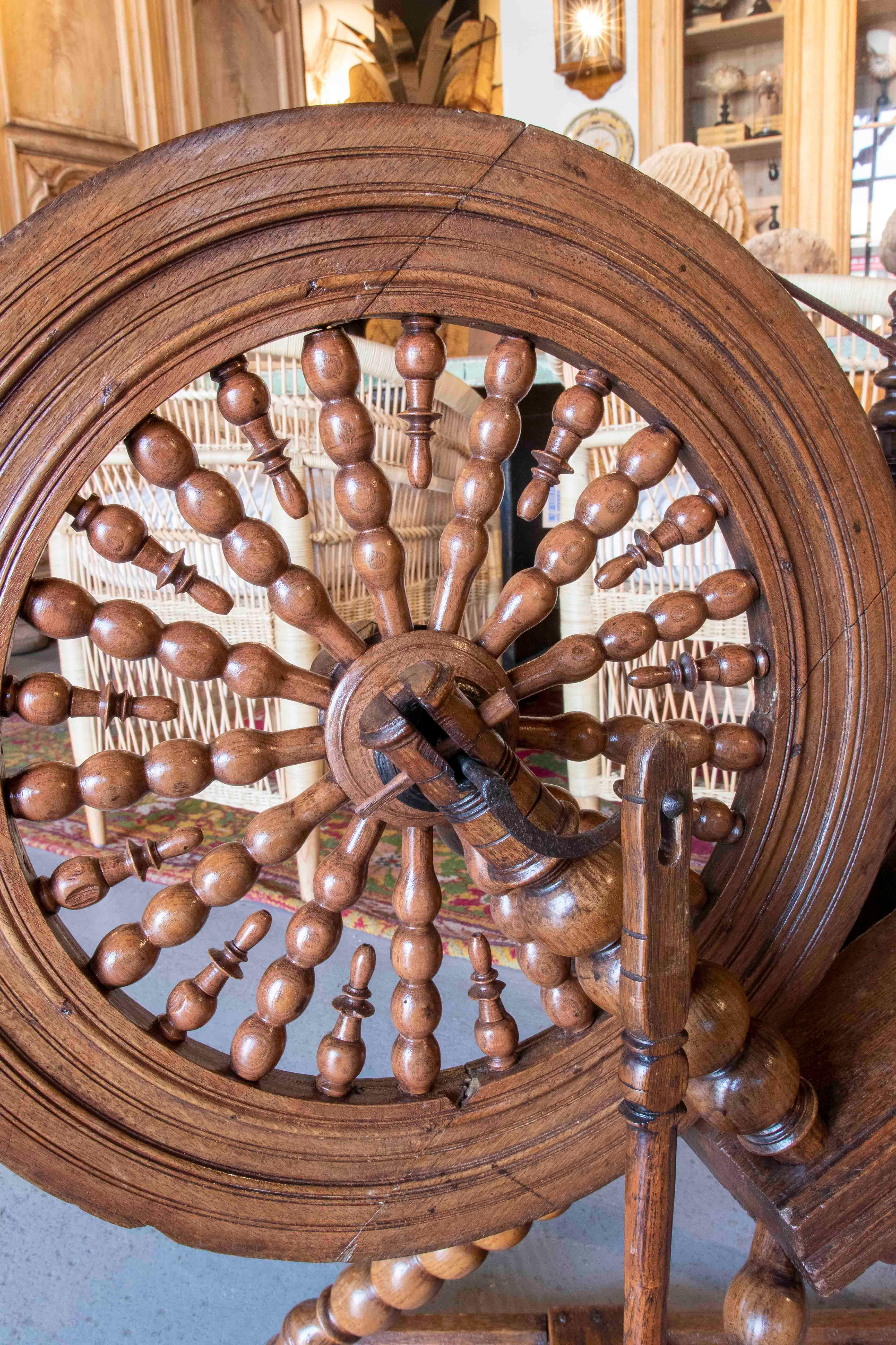 1930s Spanish Distaff Spinning Wheel Made of Wood  For Sale 1